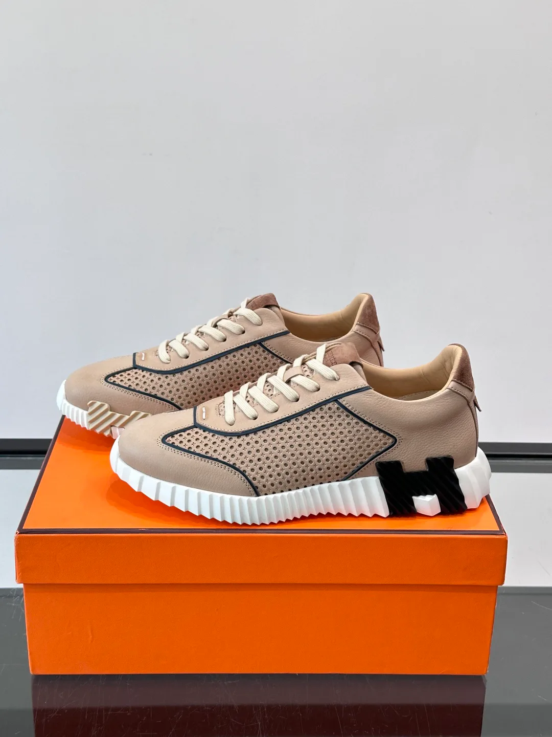 Men's Sneakers HERMES 18118572