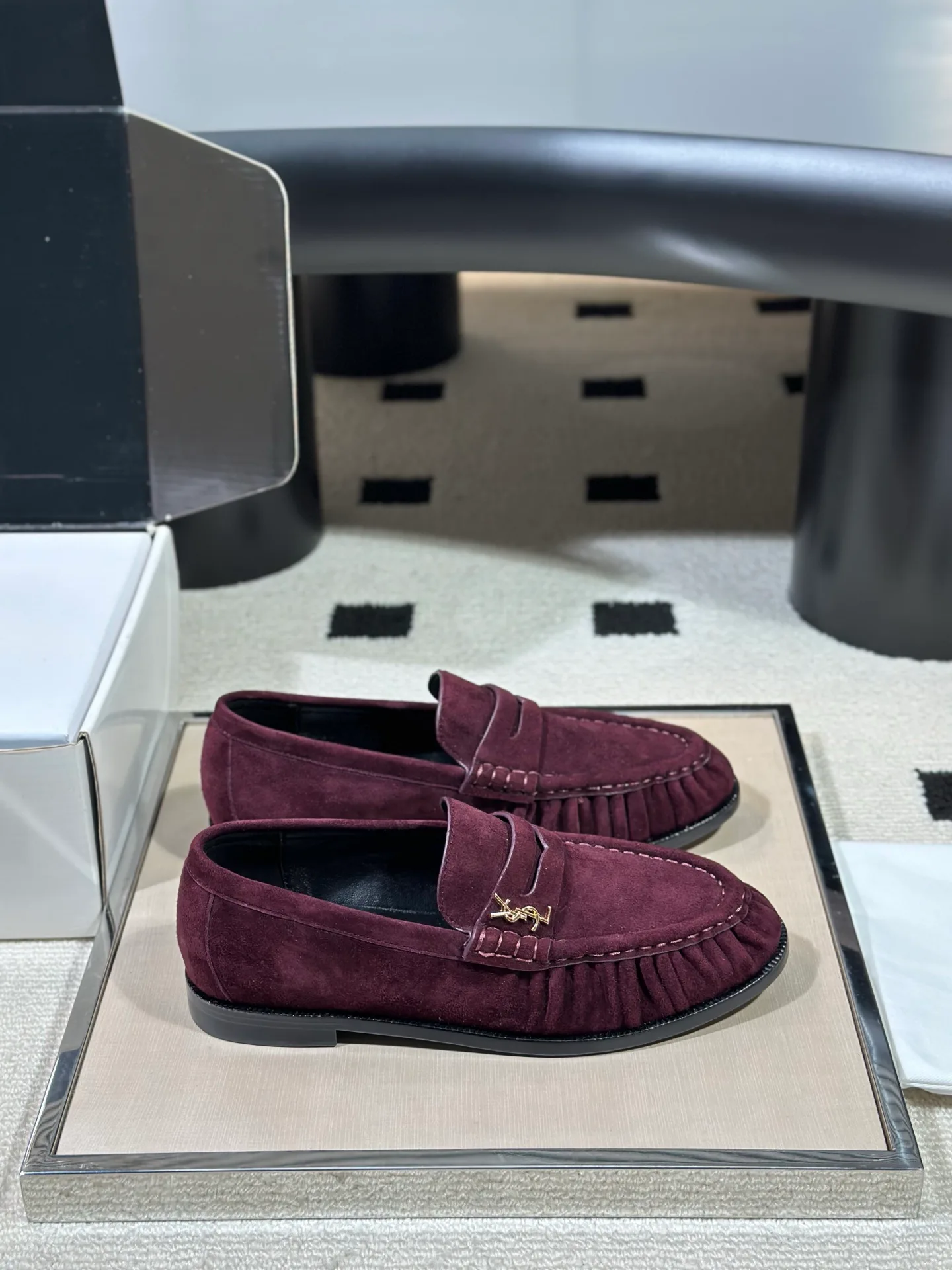 Women's Loafers And Moccasins SAINT LAURENT 18041792