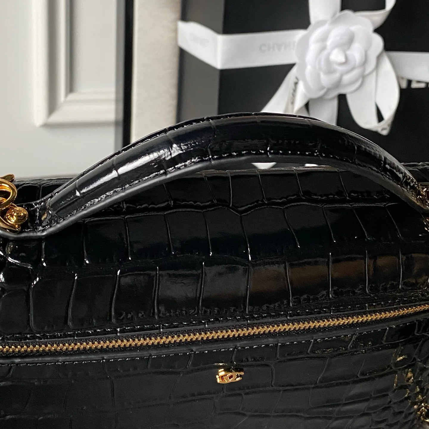 Women's Classic Handbags CHANEL 18005050