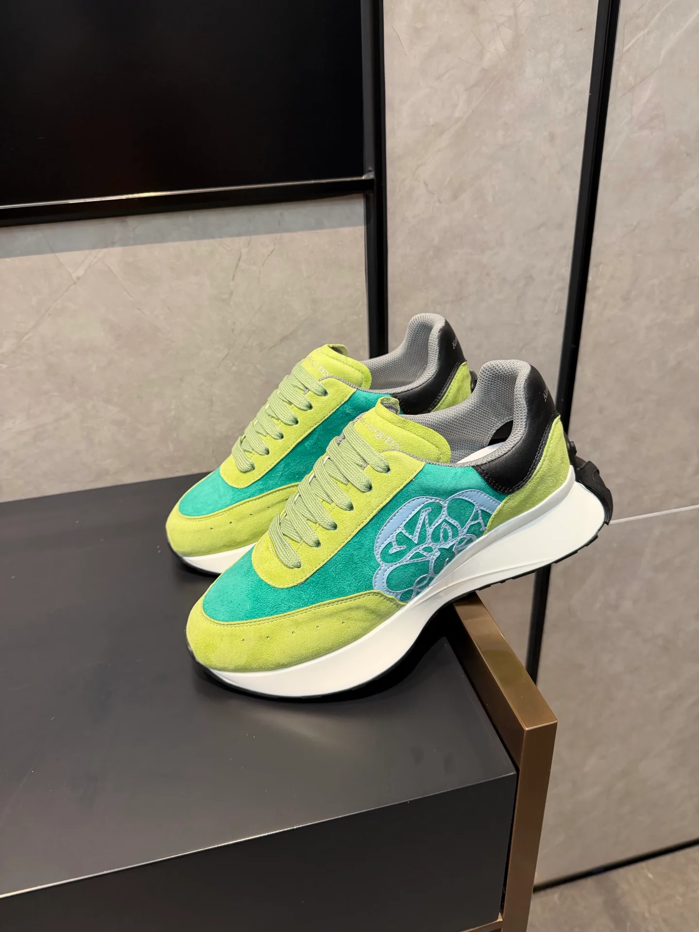 Women's Sneakers ALEXANDER MCQUEEN 18363890