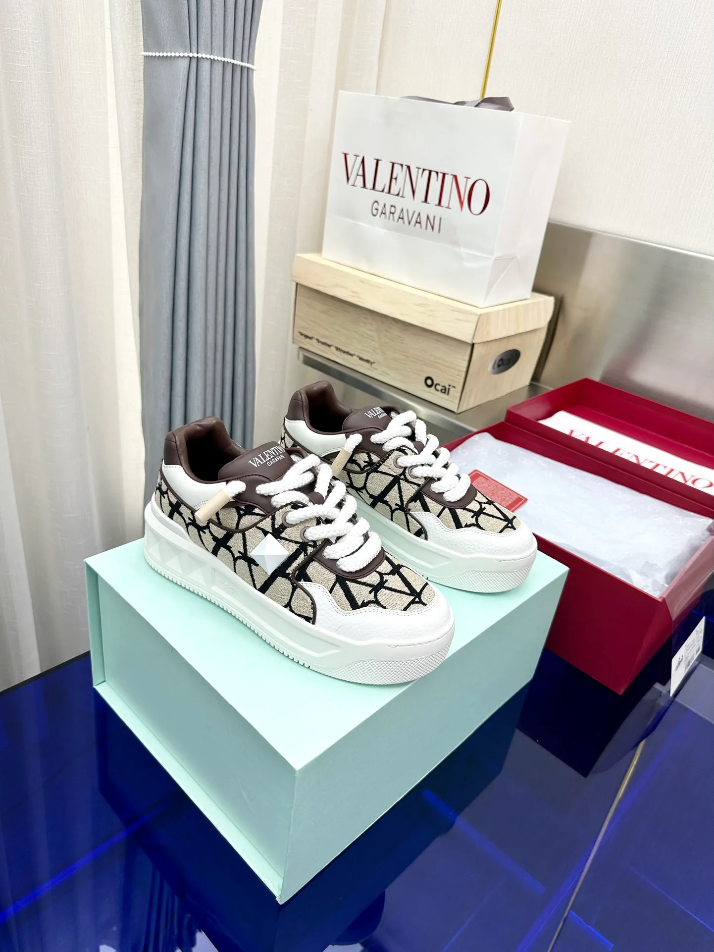 Women's Sneakers VALENTINO 17948616