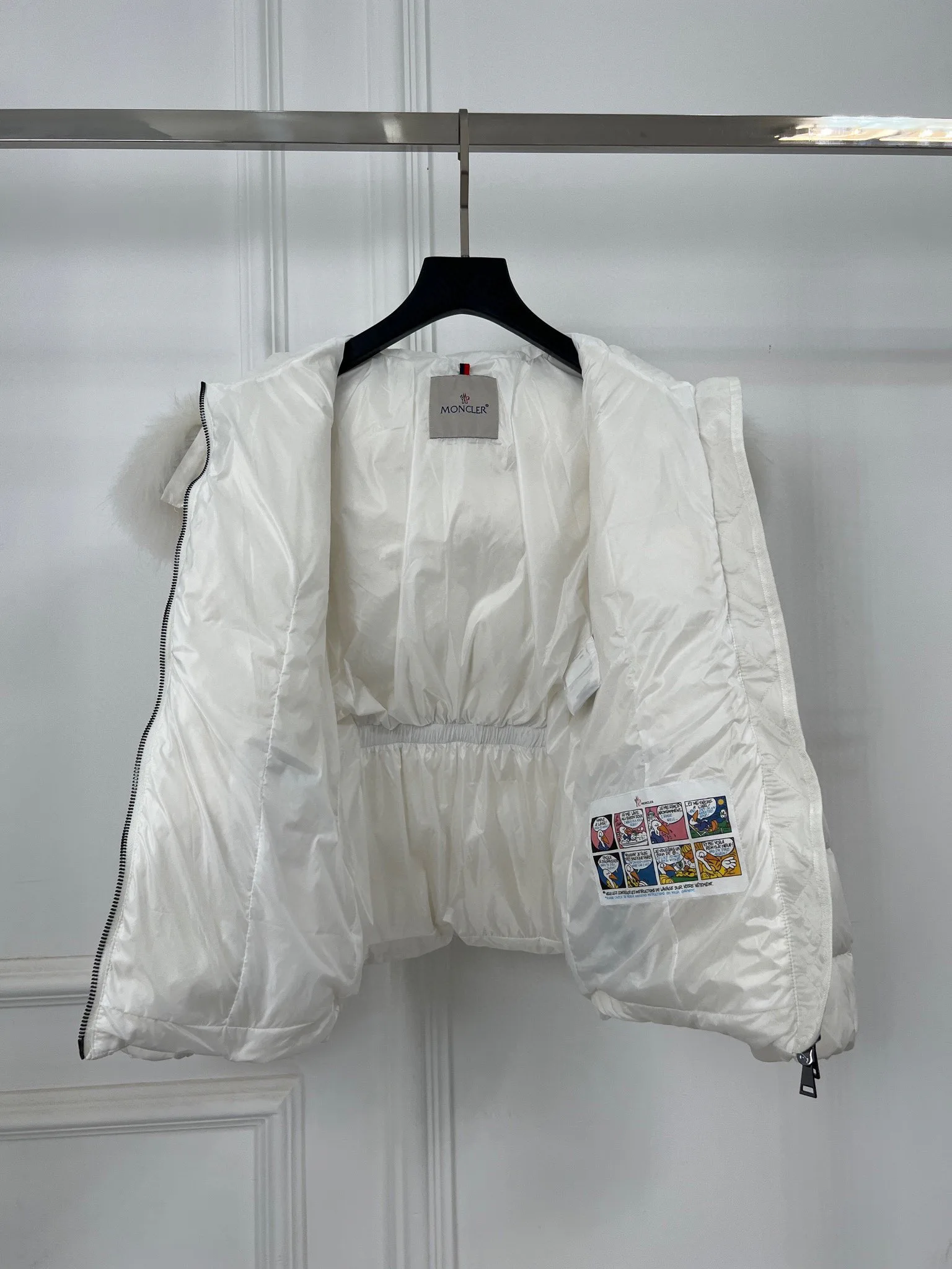 Women's Jackets And Down Jackets MONCLER 18416114