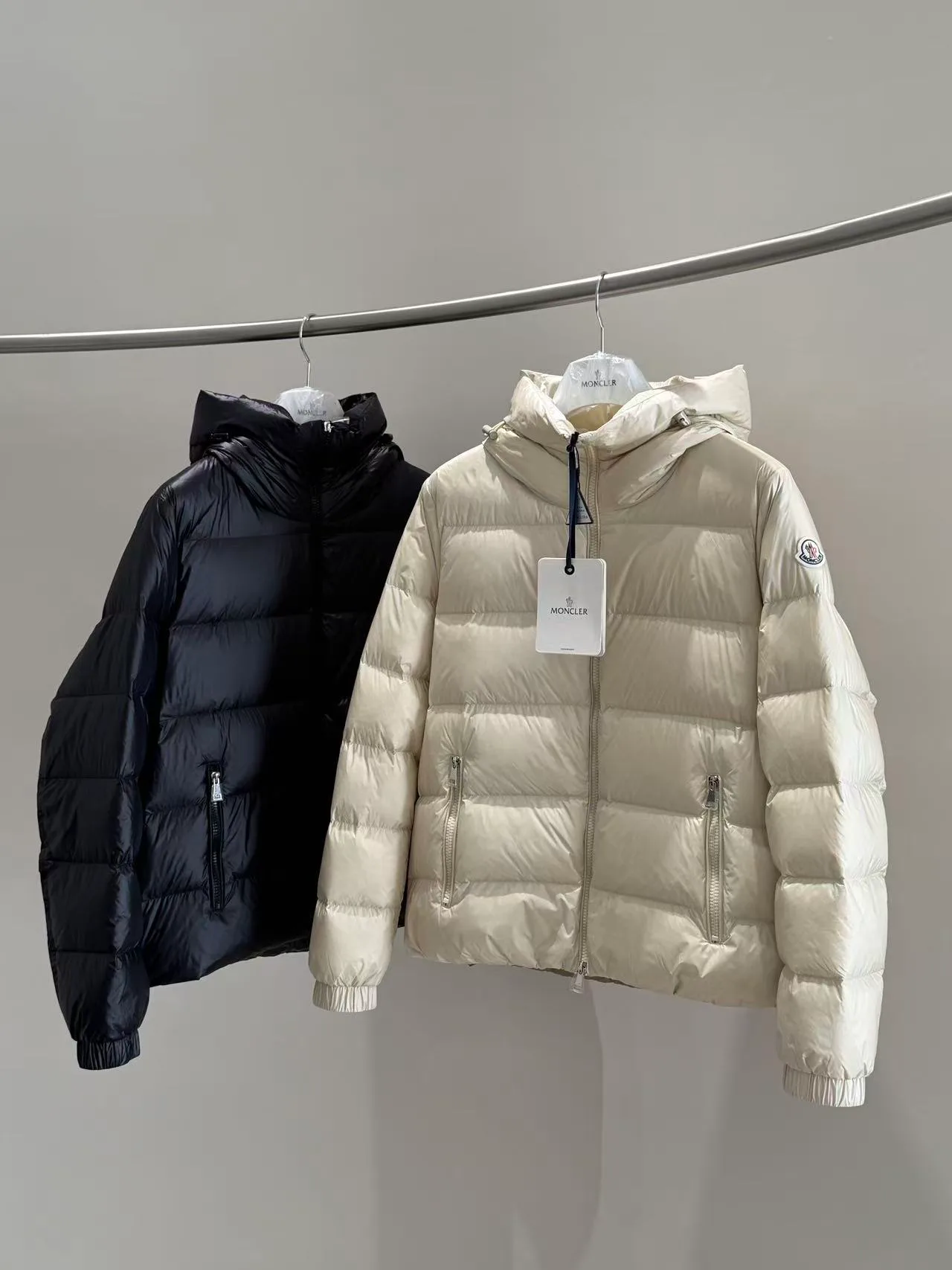 Women's Jackets And Down Jackets MONCLER 18184483
