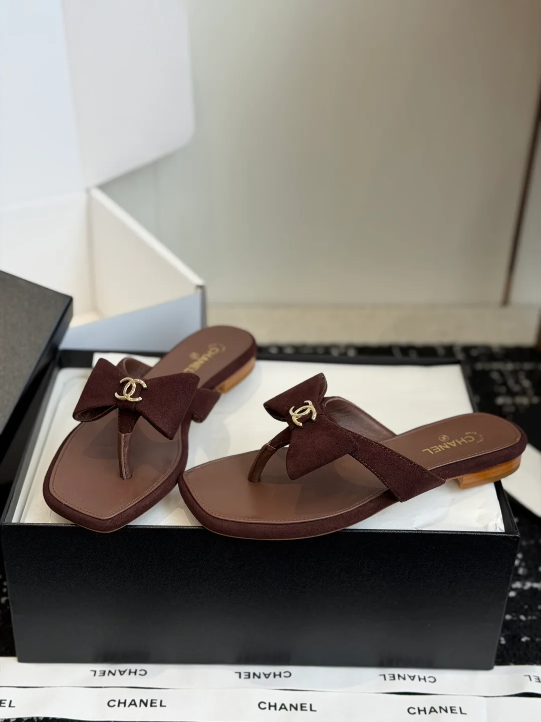 Women's Flip-Flops CHANEL 17740570