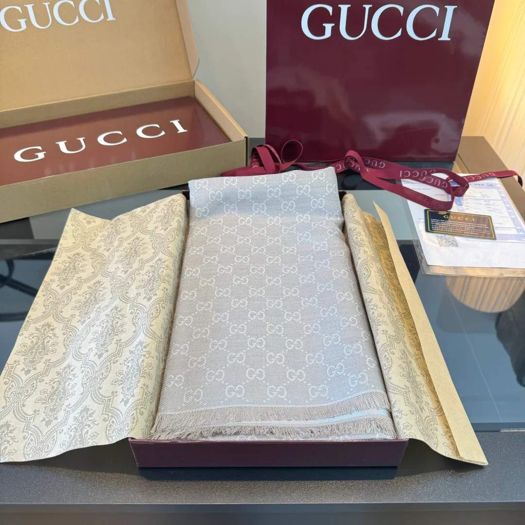 Scarves GUCCI 18275078