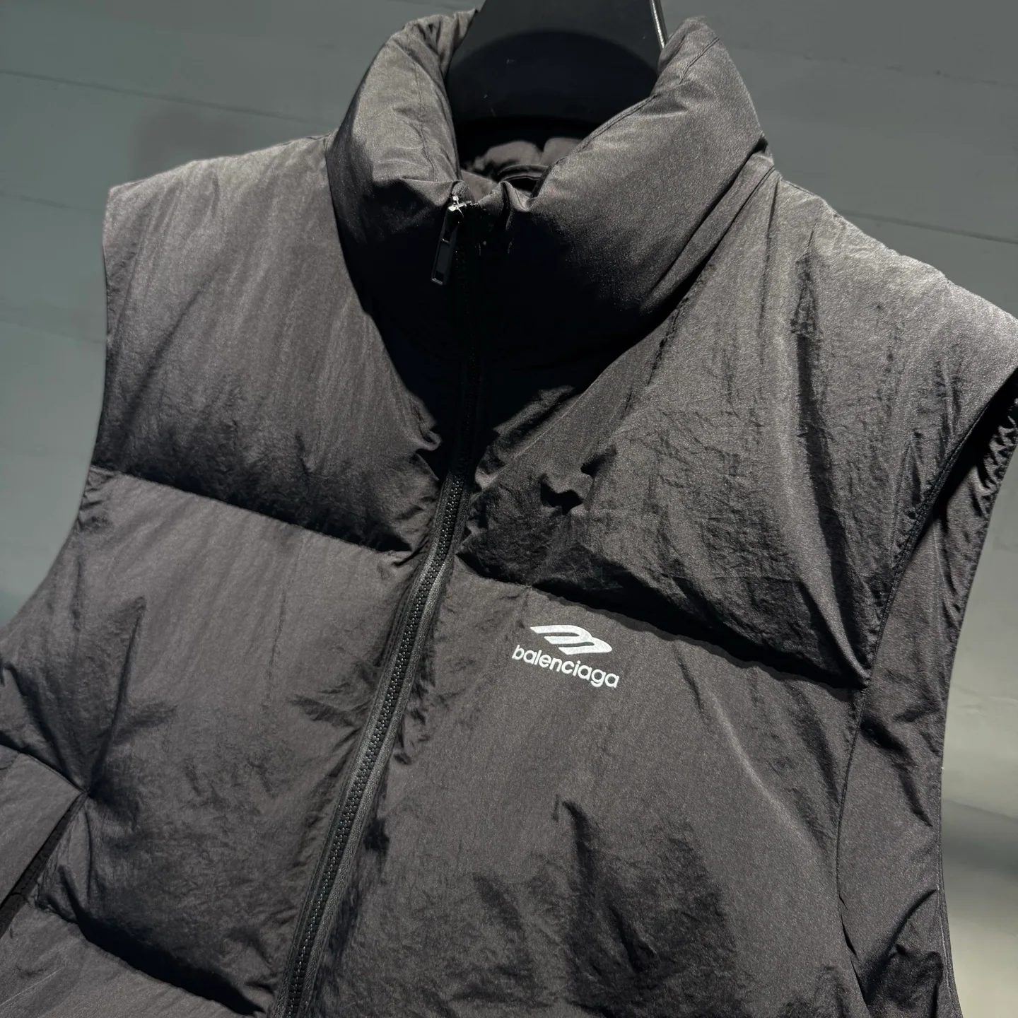 Жилеты Мужские Balenciaga 18609377