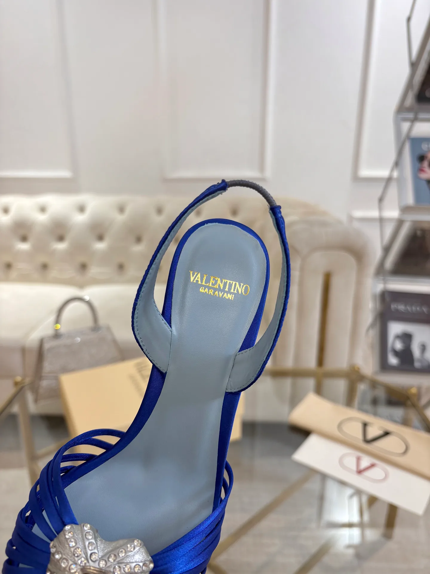 Women's Open-Toe Sandals VALENTINO 18135271