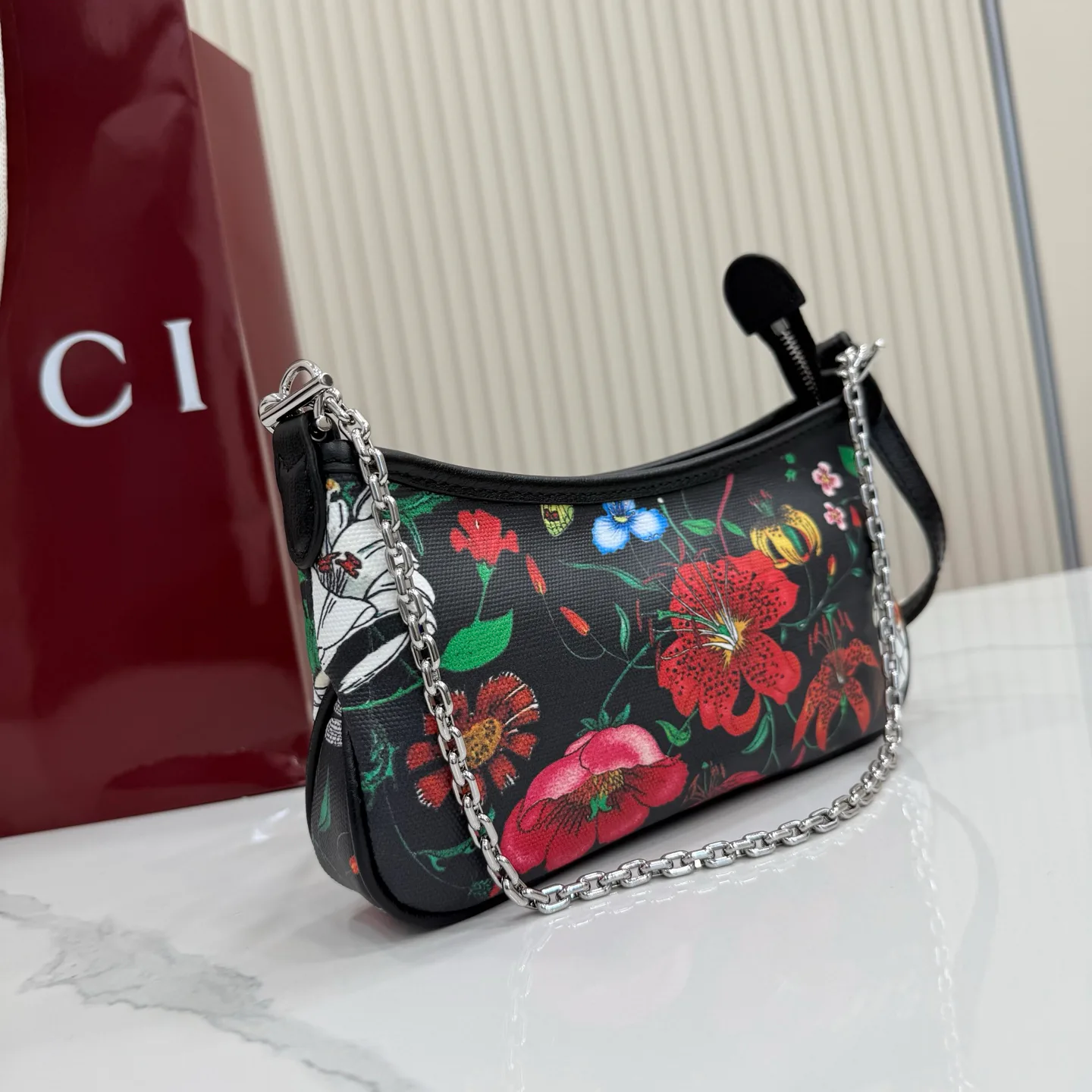 Women's Shoulder Bags GUCCI 17904056