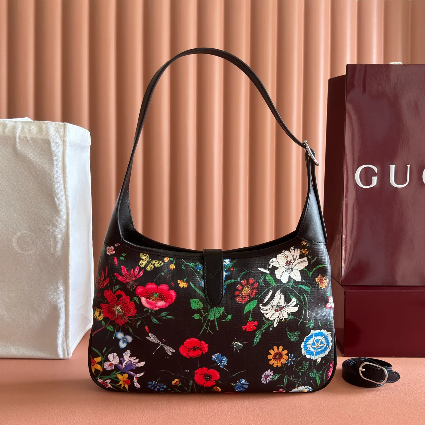Women's Classic Handbags GUCCI 18148086
