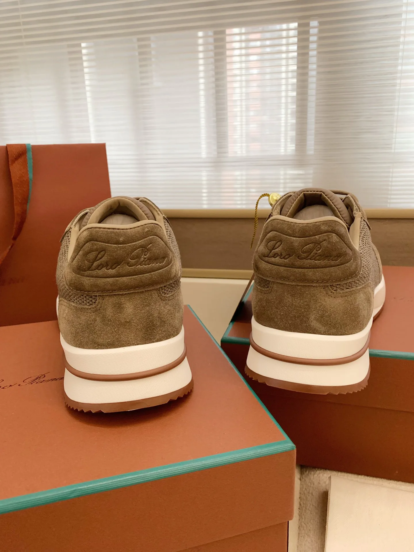 Men's Sneakers LORO PIANA 18486042