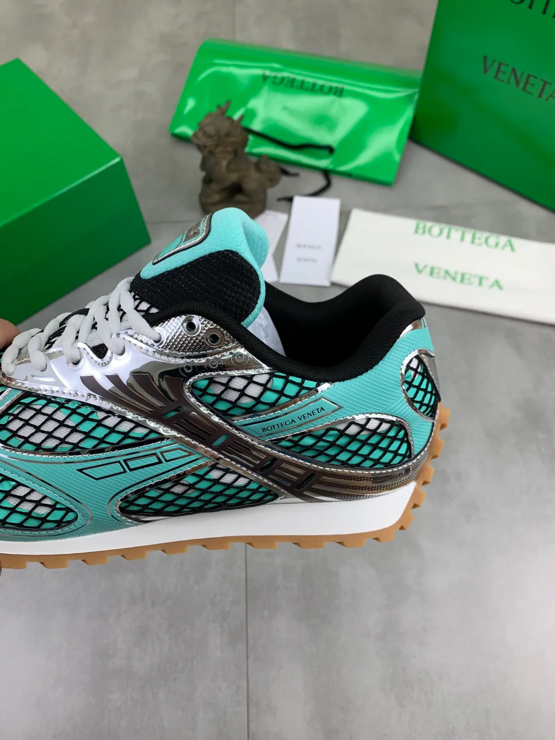 Women's Sneakers BOTTEGA VENETA 18365171