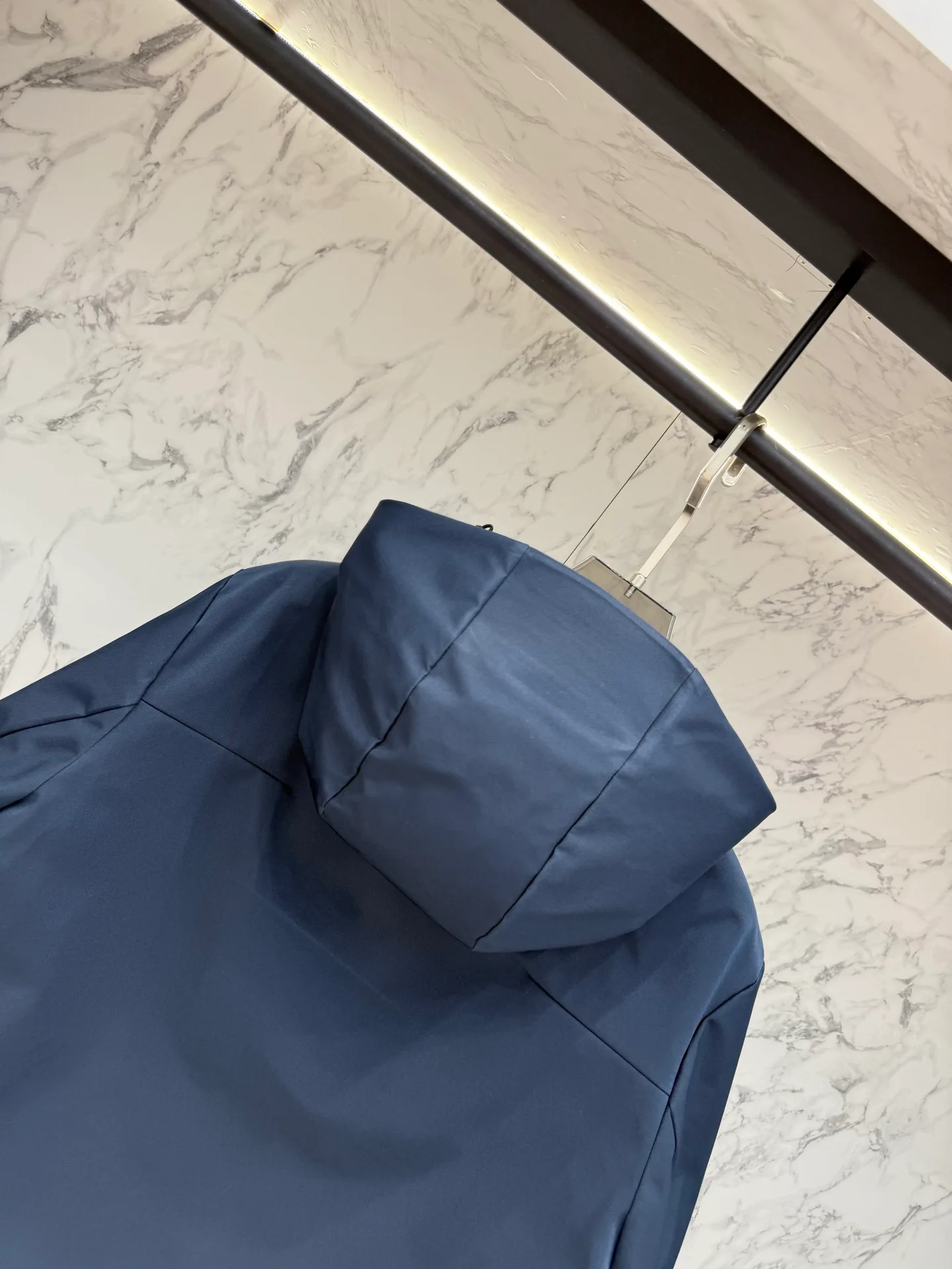Men's Jackets And Down Jackets MONCLER 18480895