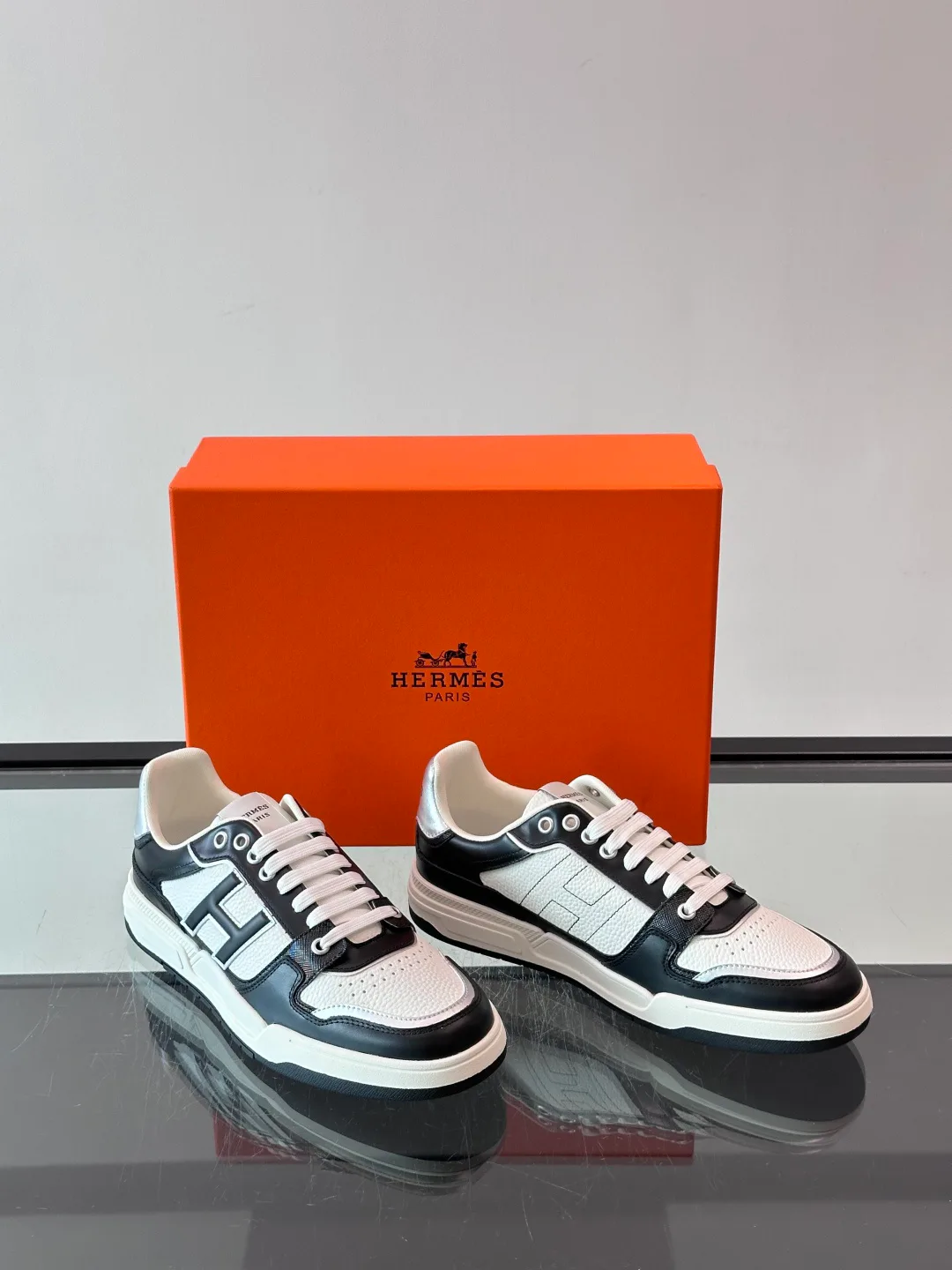 Men's Sneakers HERMES 18500630