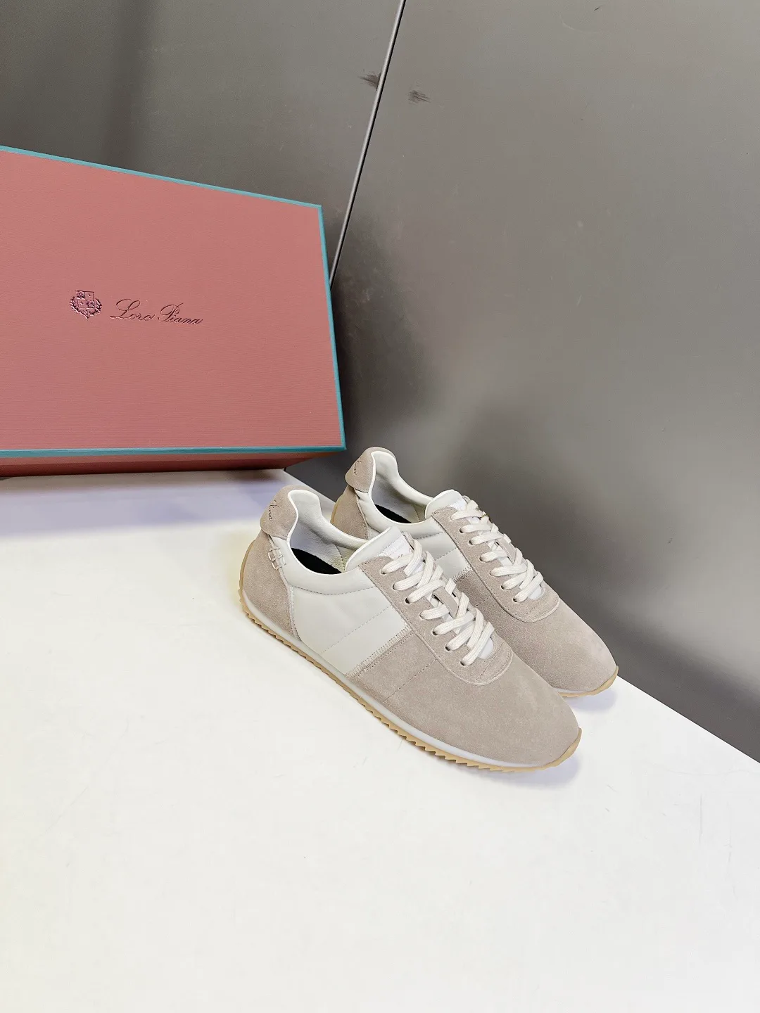 Women's Sneakers LORO PIANA 17449335