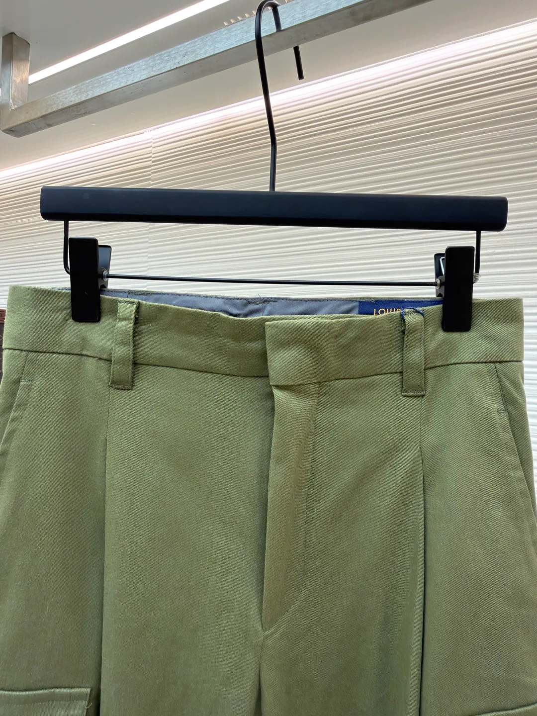 Men's Trousers LOUIS VUITTON 18359654