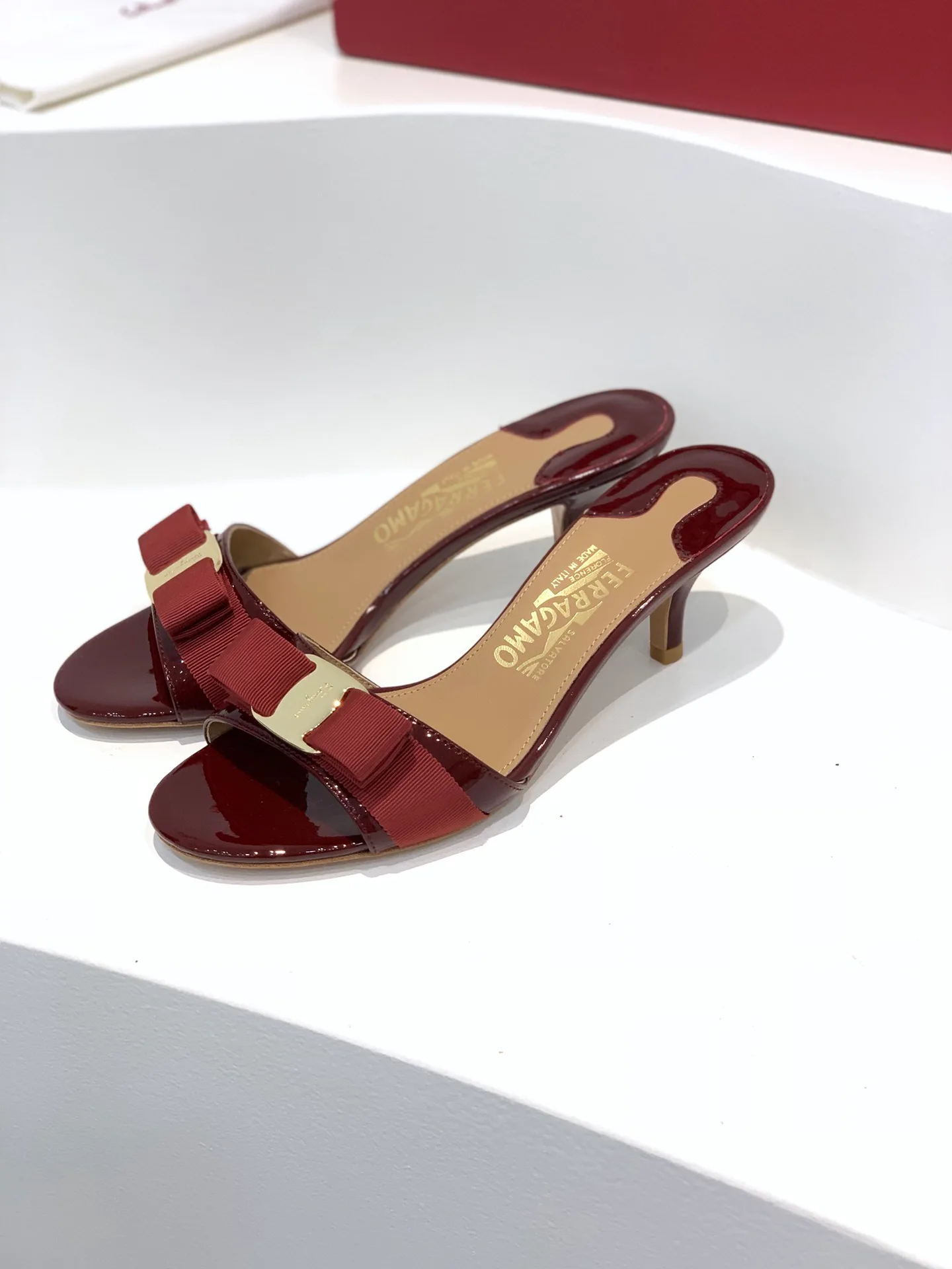 Women's Open-Toe Sandals SALVATORE FERRAGAMO 17642544