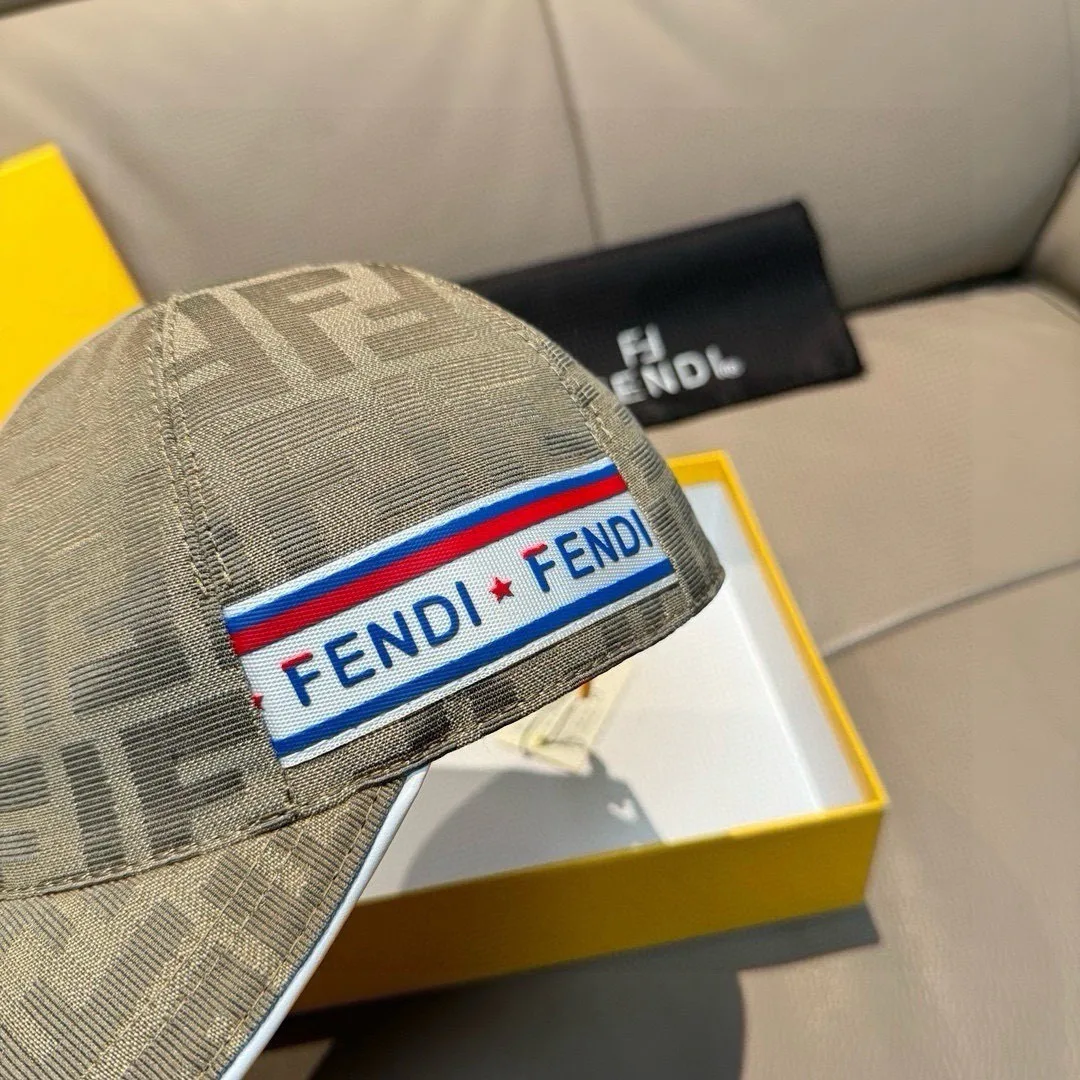Hats FENDI 17515241