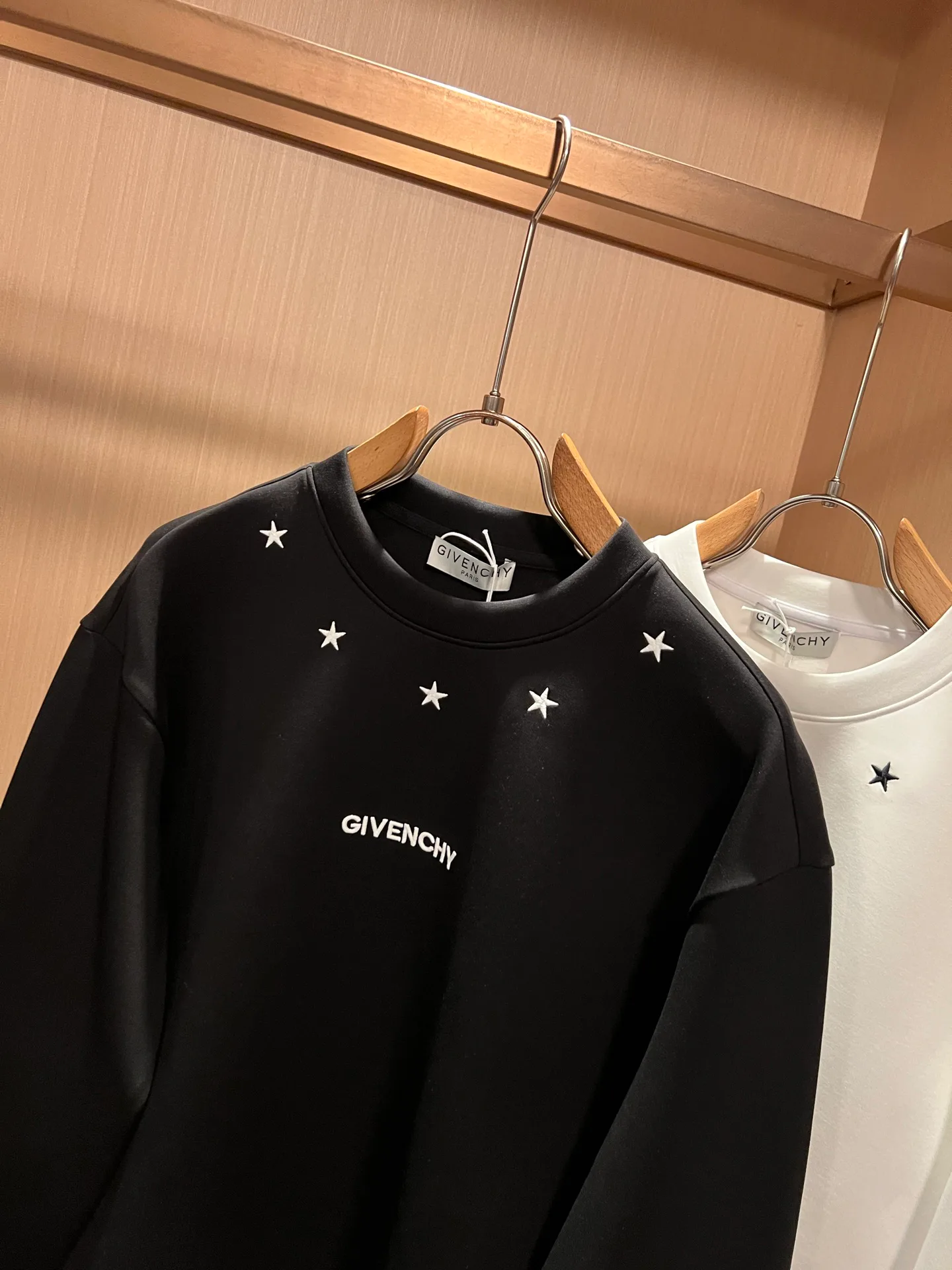 Men's Sweatshirts And Hoodies GIVENCHY 18519642
