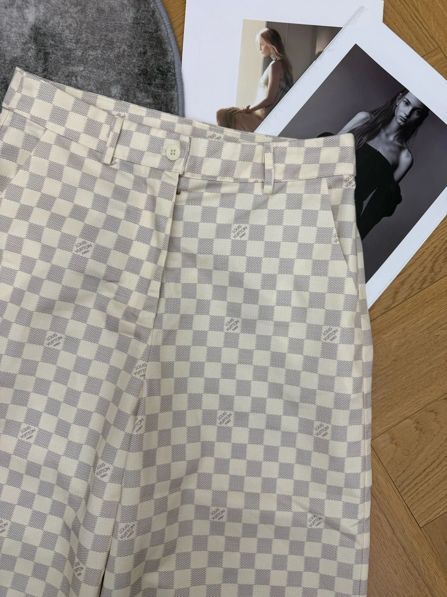 Women's Trousers LOUIS VUITTON 18348266