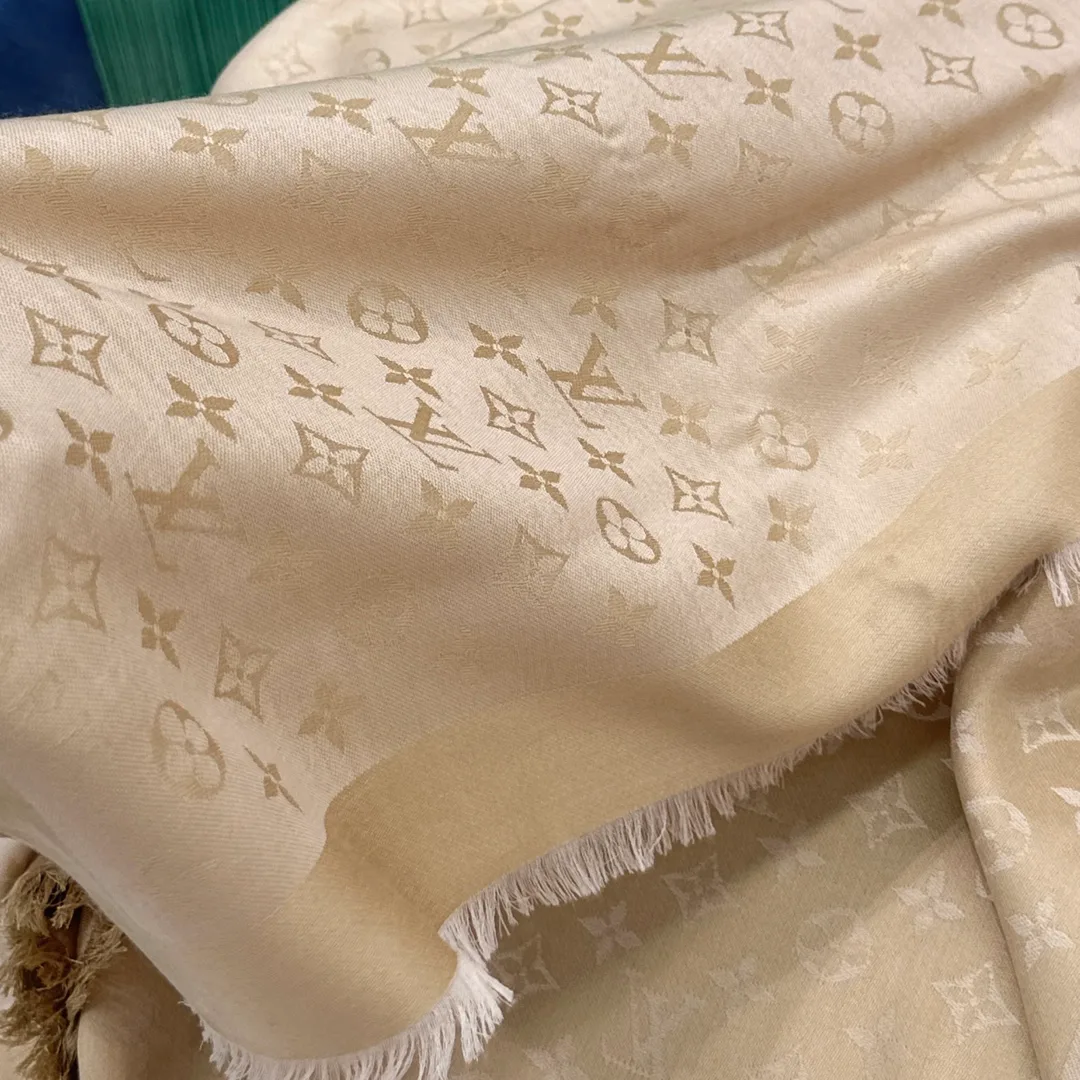 Scarves LOUIS VUITTON 17805249