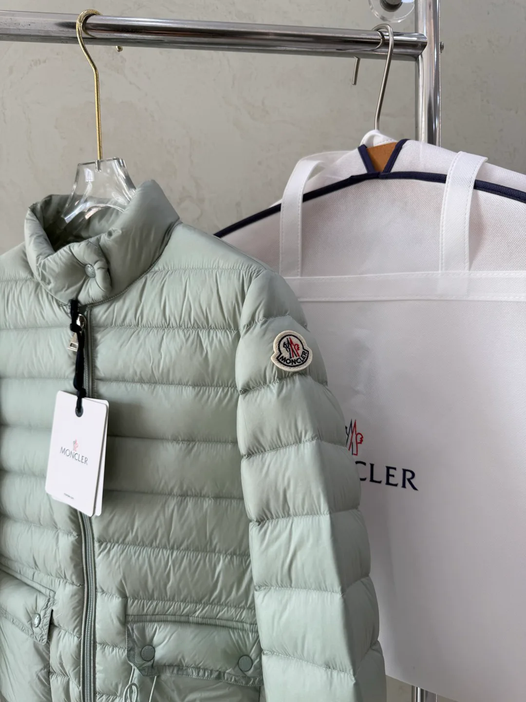 Women's Jackets And Down Jackets MONCLER 18043474
