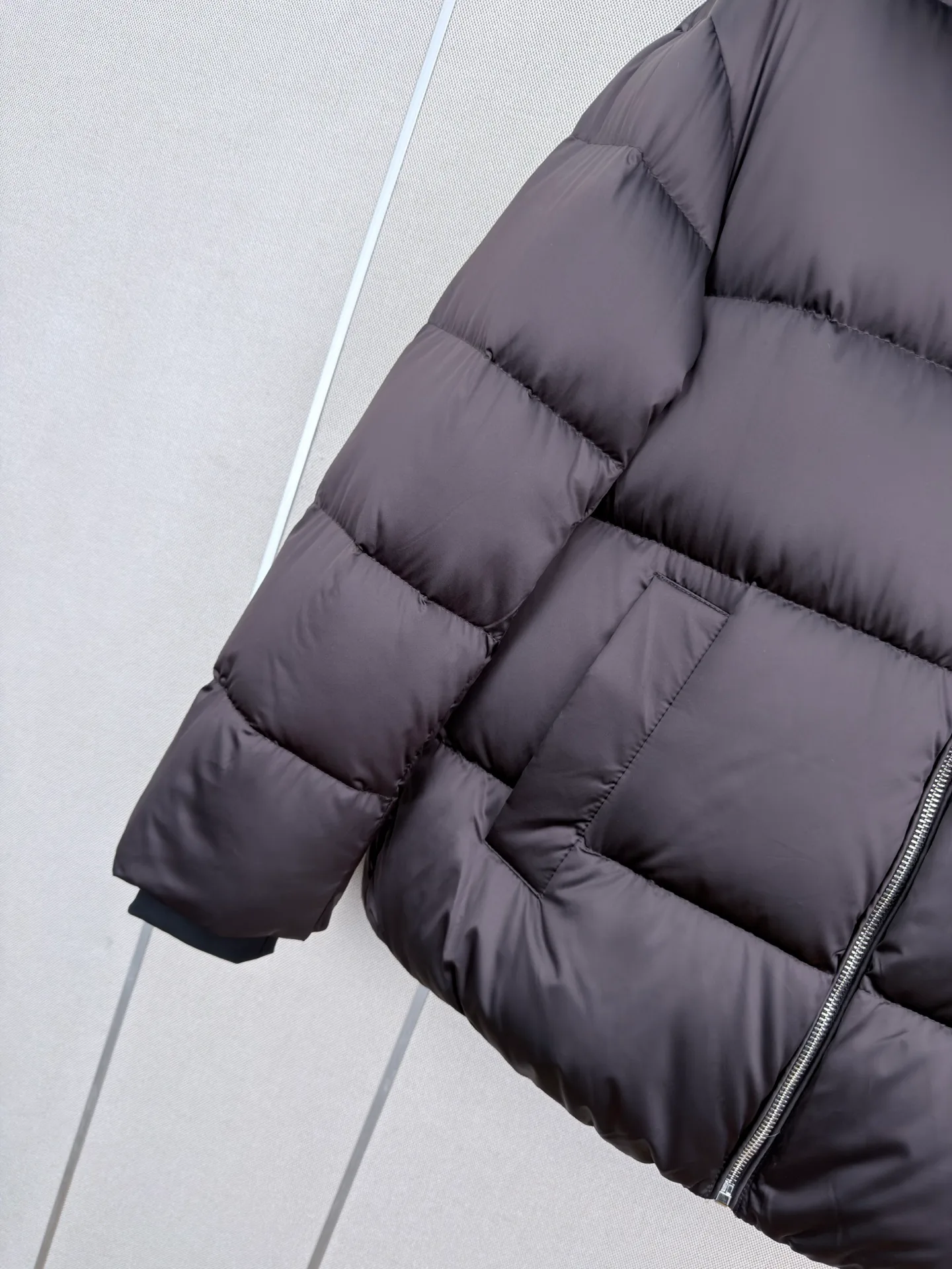 Куртки И Пуховики Женские Prada 18600987