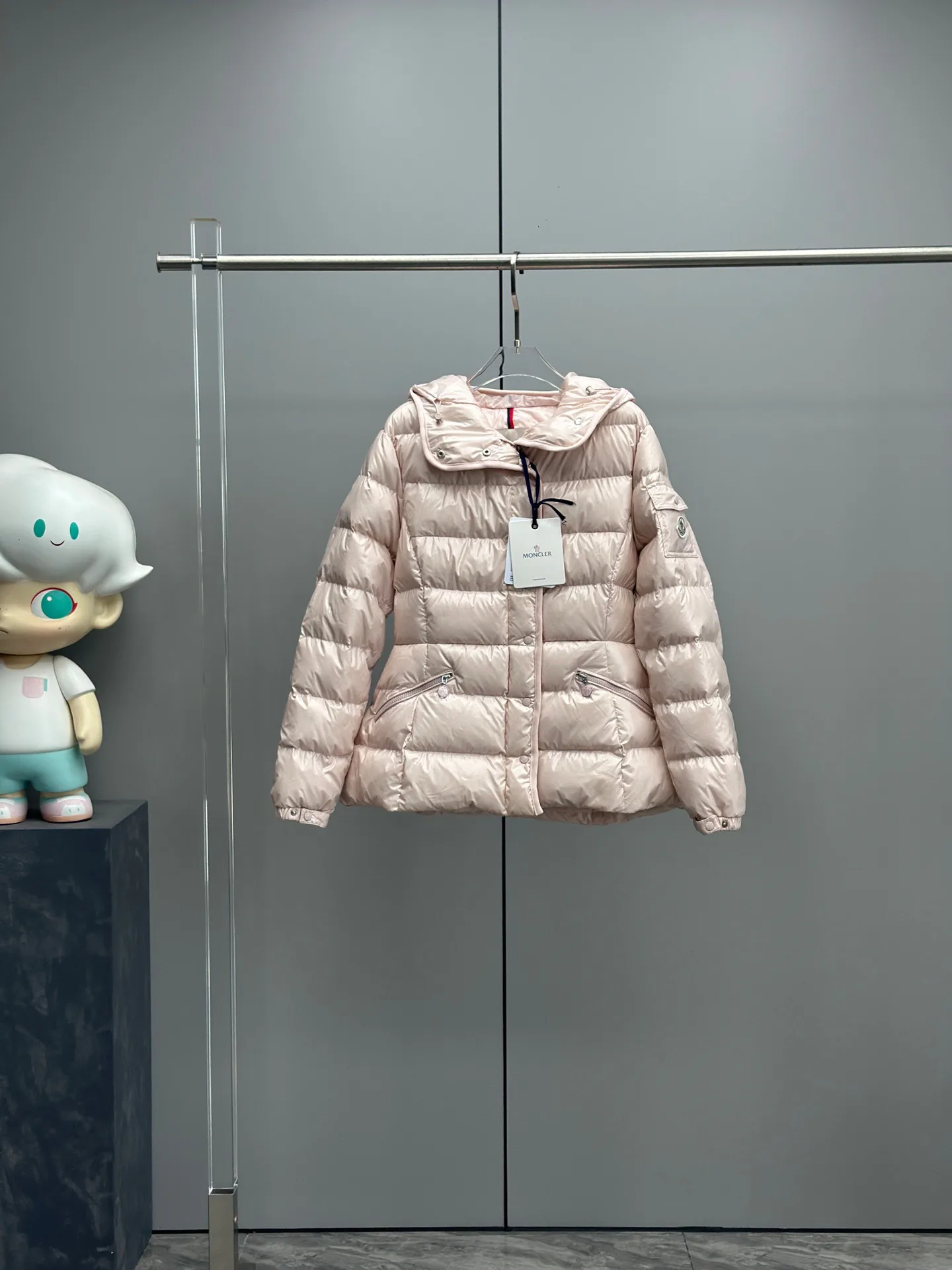 Women's Jackets And Down Jackets MONCLER 17913960