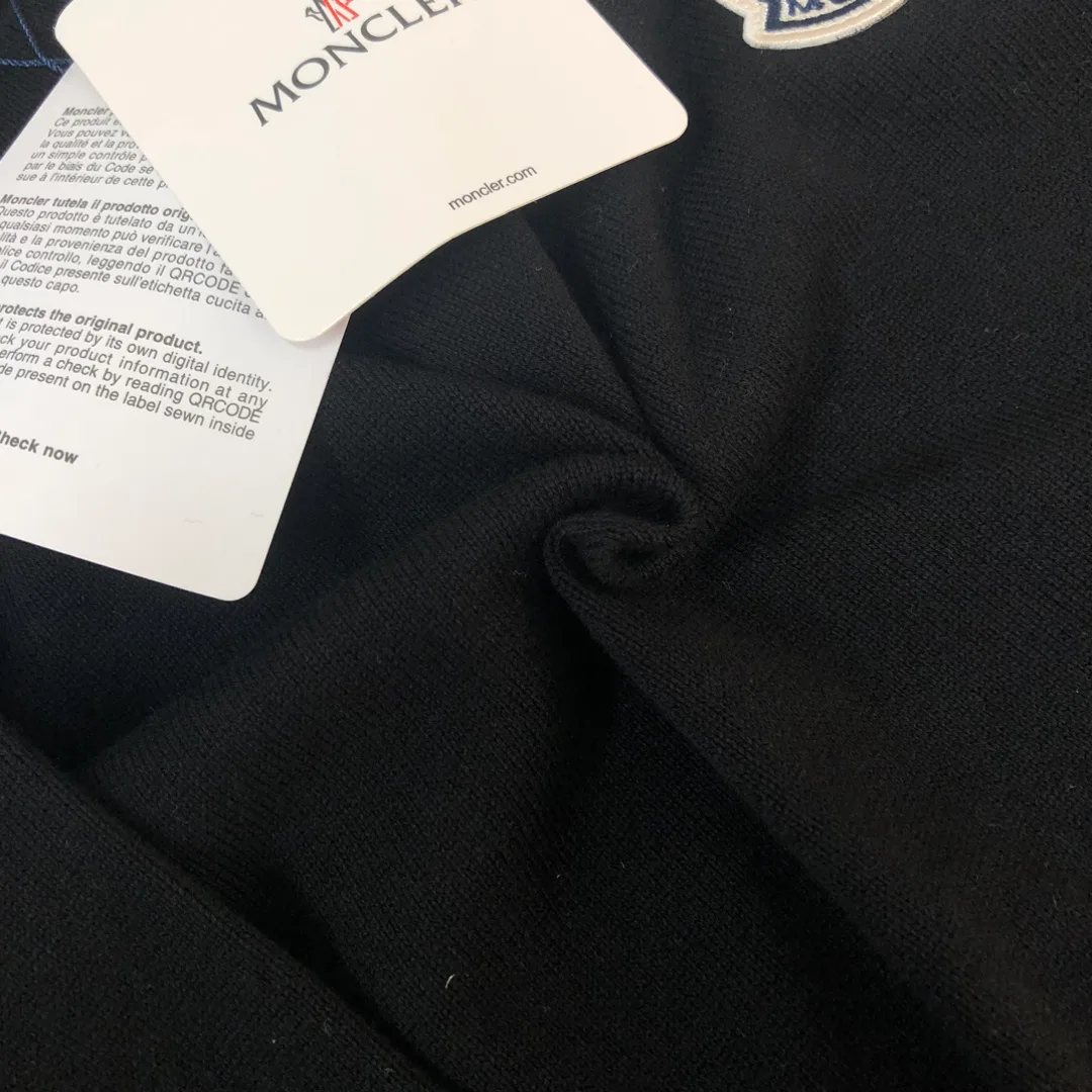 Men's Jumpers And Sweaters MONCLER 18002334