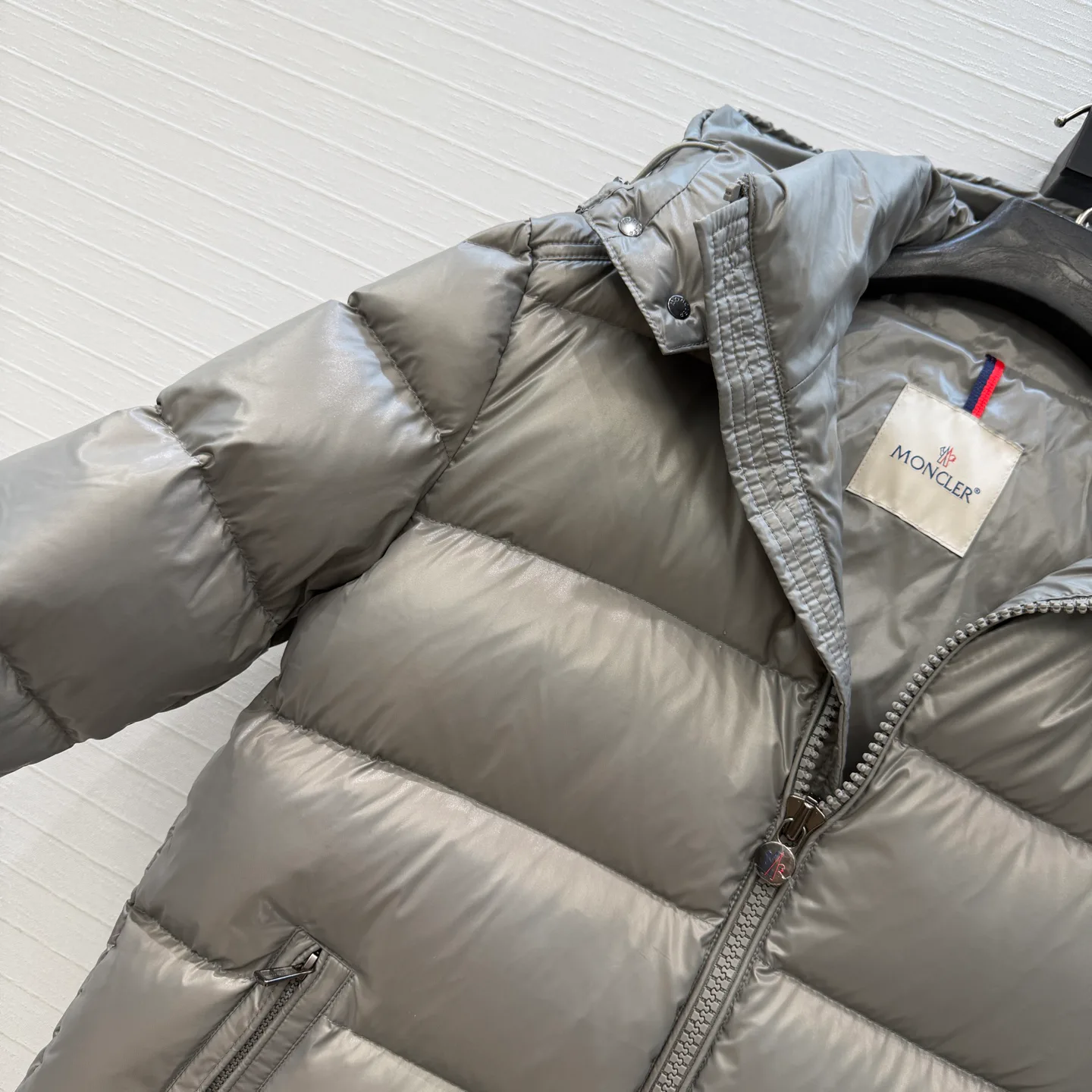 Women's Jackets And Down Jackets MONCLER 18184279