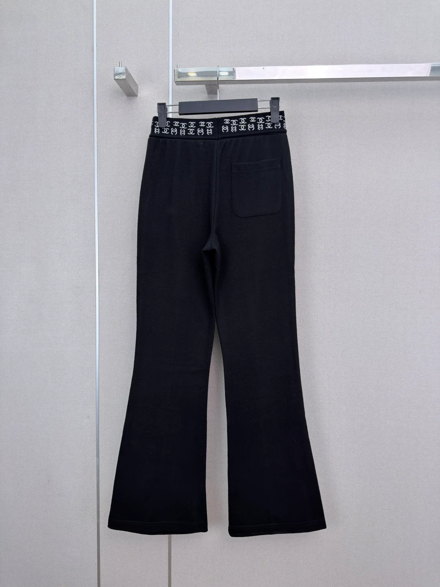 Women's Trousers CHANEL 18108481