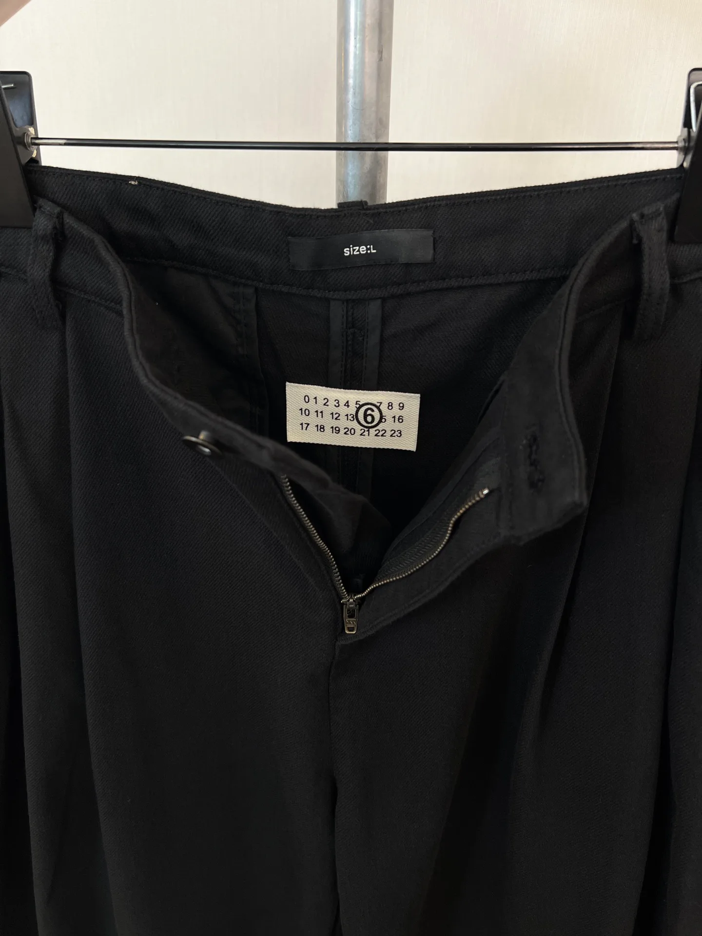 Men's Trousers MAISON MARGIELA 18343256