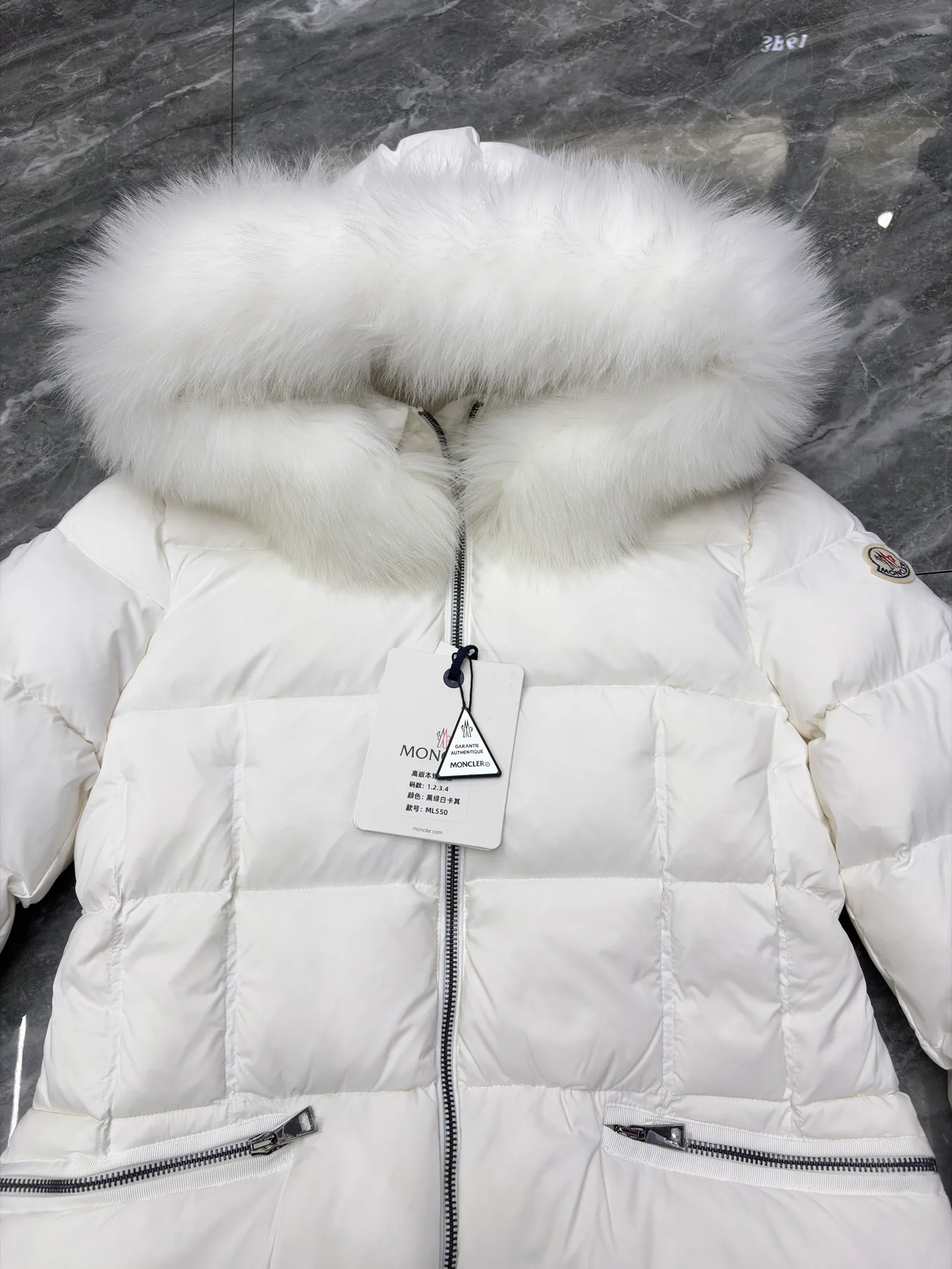 Women's Jackets And Down Jackets MONCLER 18346149