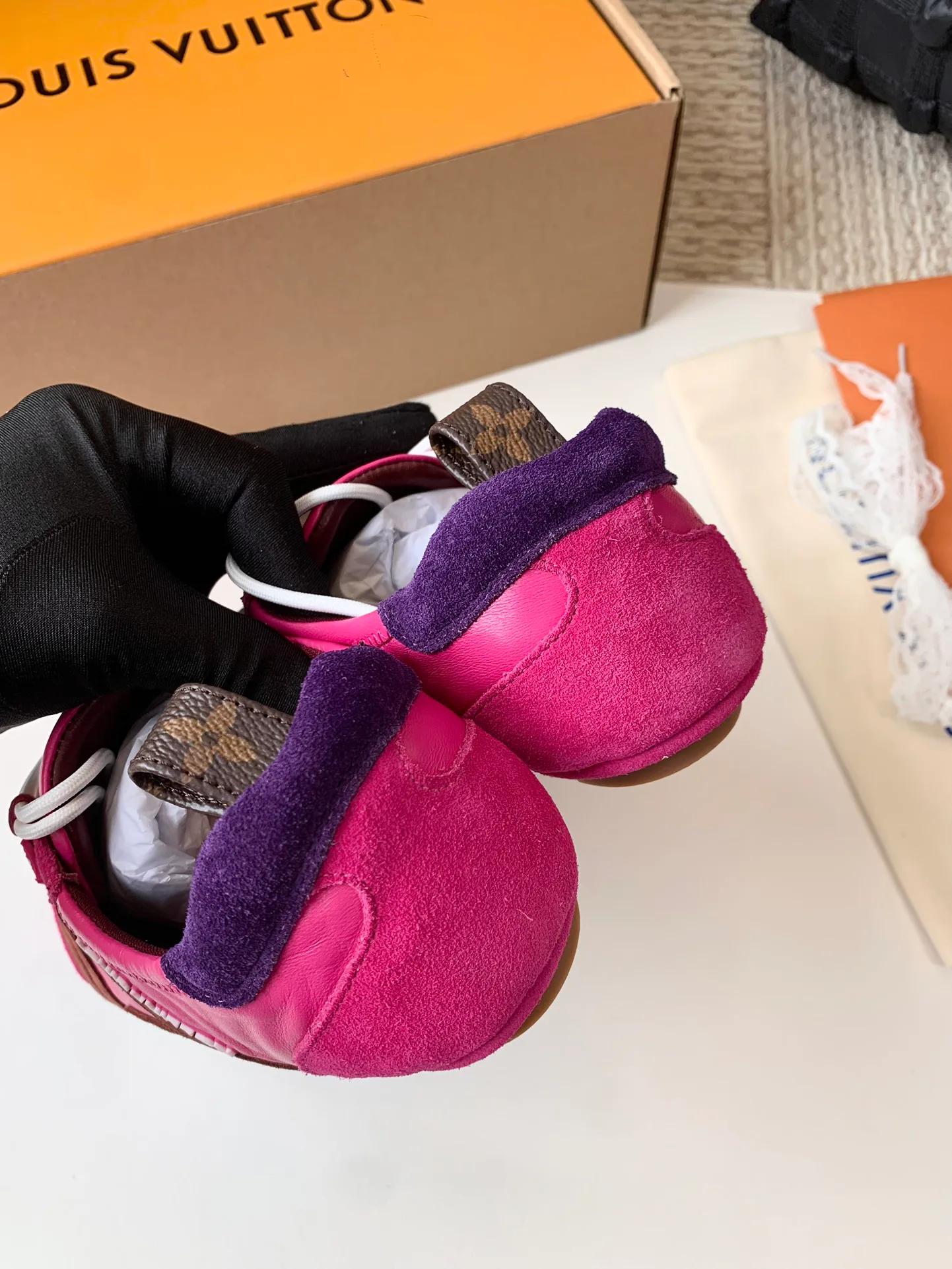 Women's Sneakers LOUIS VUITTON 17753810