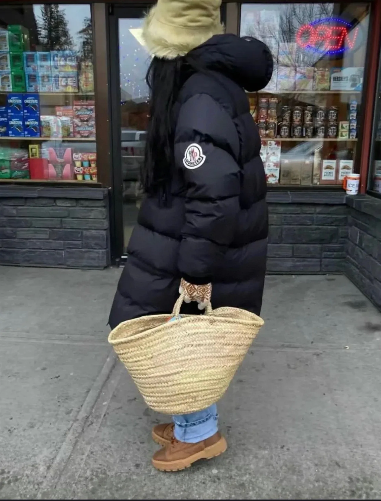 Women's Jackets And Down Jackets MONCLER 18007538