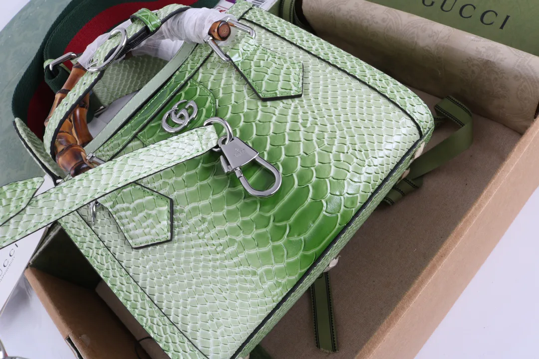 Women's Classic Handbags GUCCI 18065386