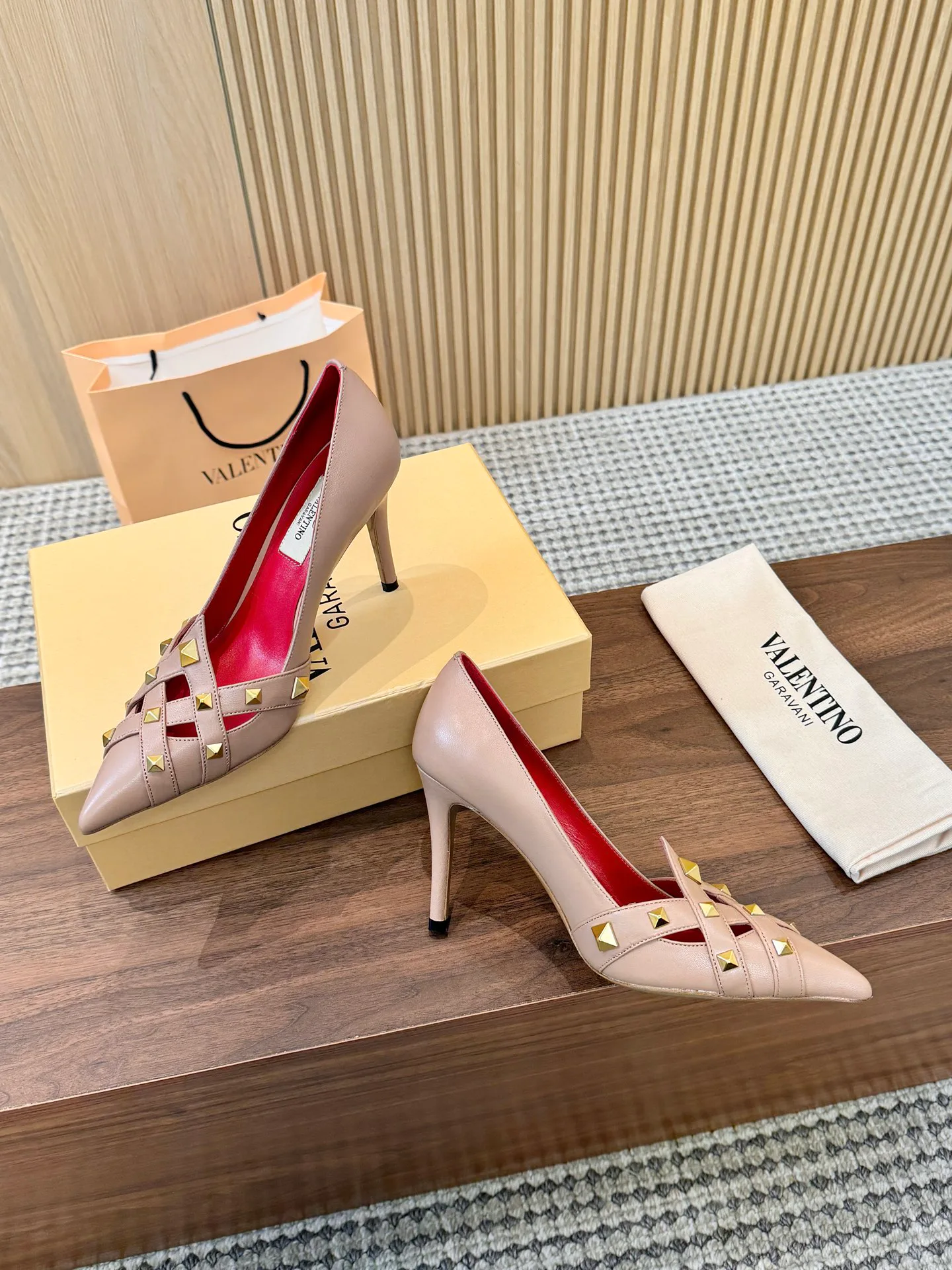 Women's Heels VALENTINO 17411476