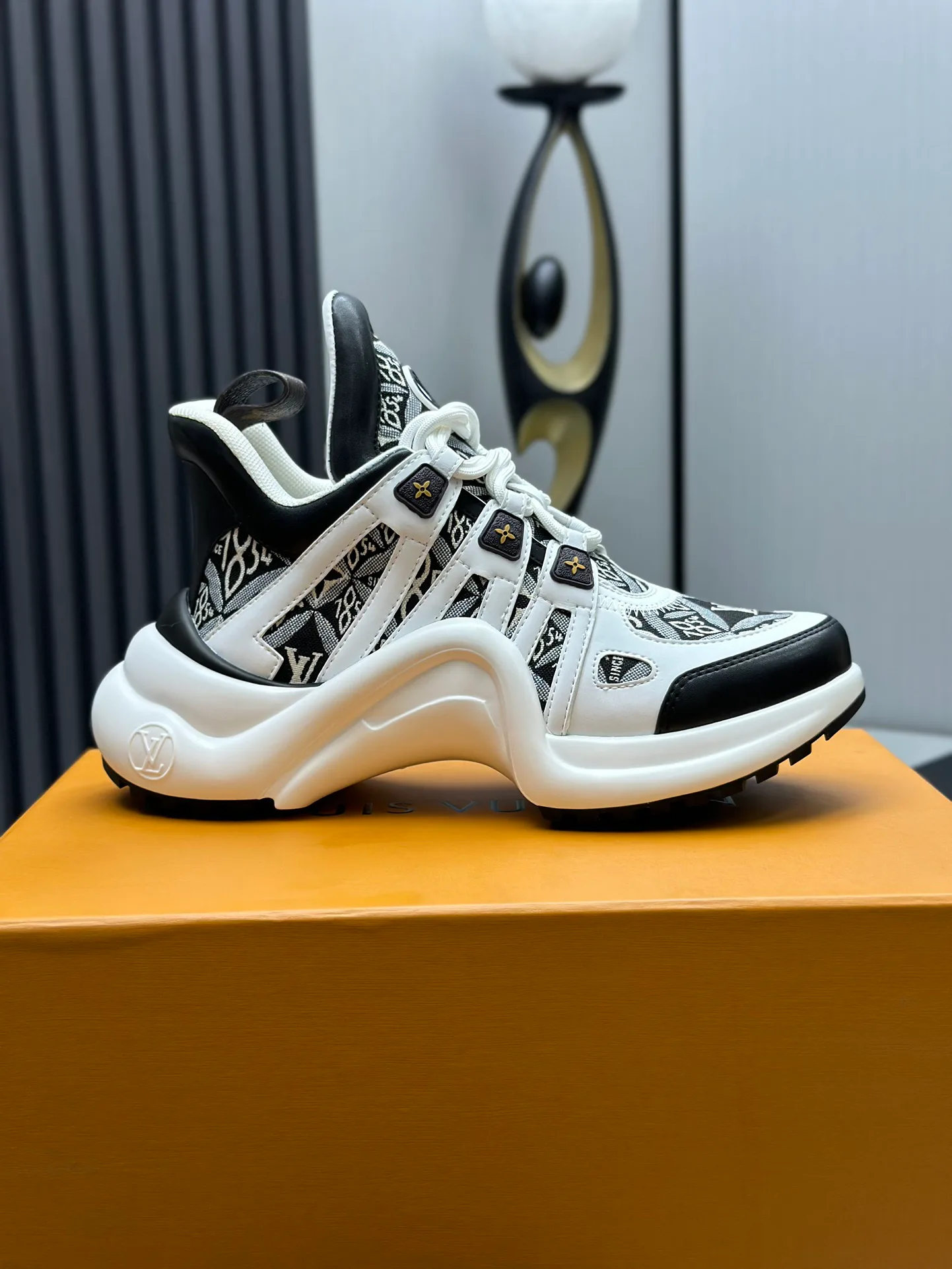 Women's Sneakers LOUIS VUITTON 18211995