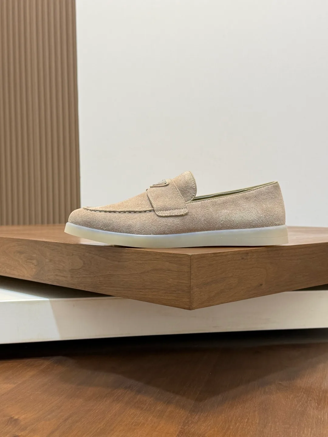 Men's Loafers And Dress Shoes PRADA 18100289