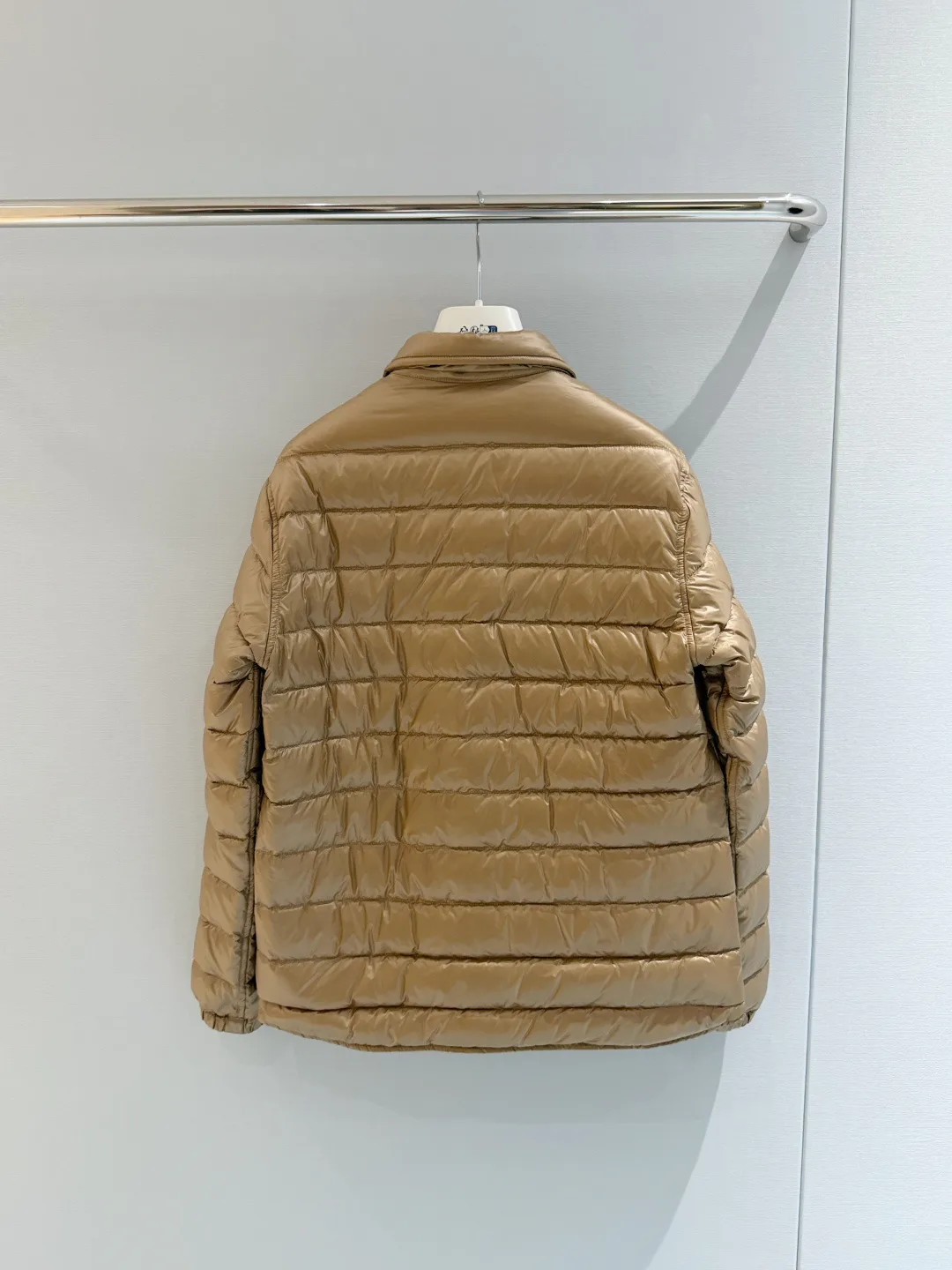 Women's Jackets And Down Jackets MONCLER 18439952