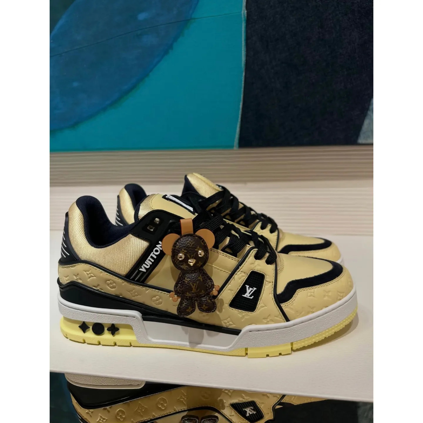 Women's Sneakers LOUIS VUITTON 18258384
