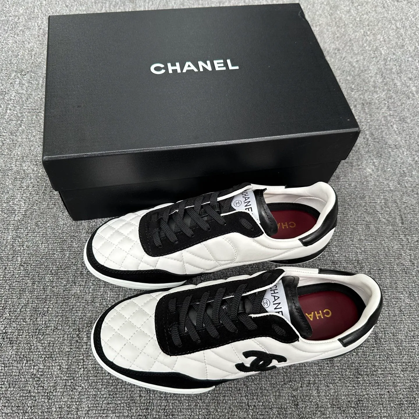 Women's Sneakers CHANEL 18076098