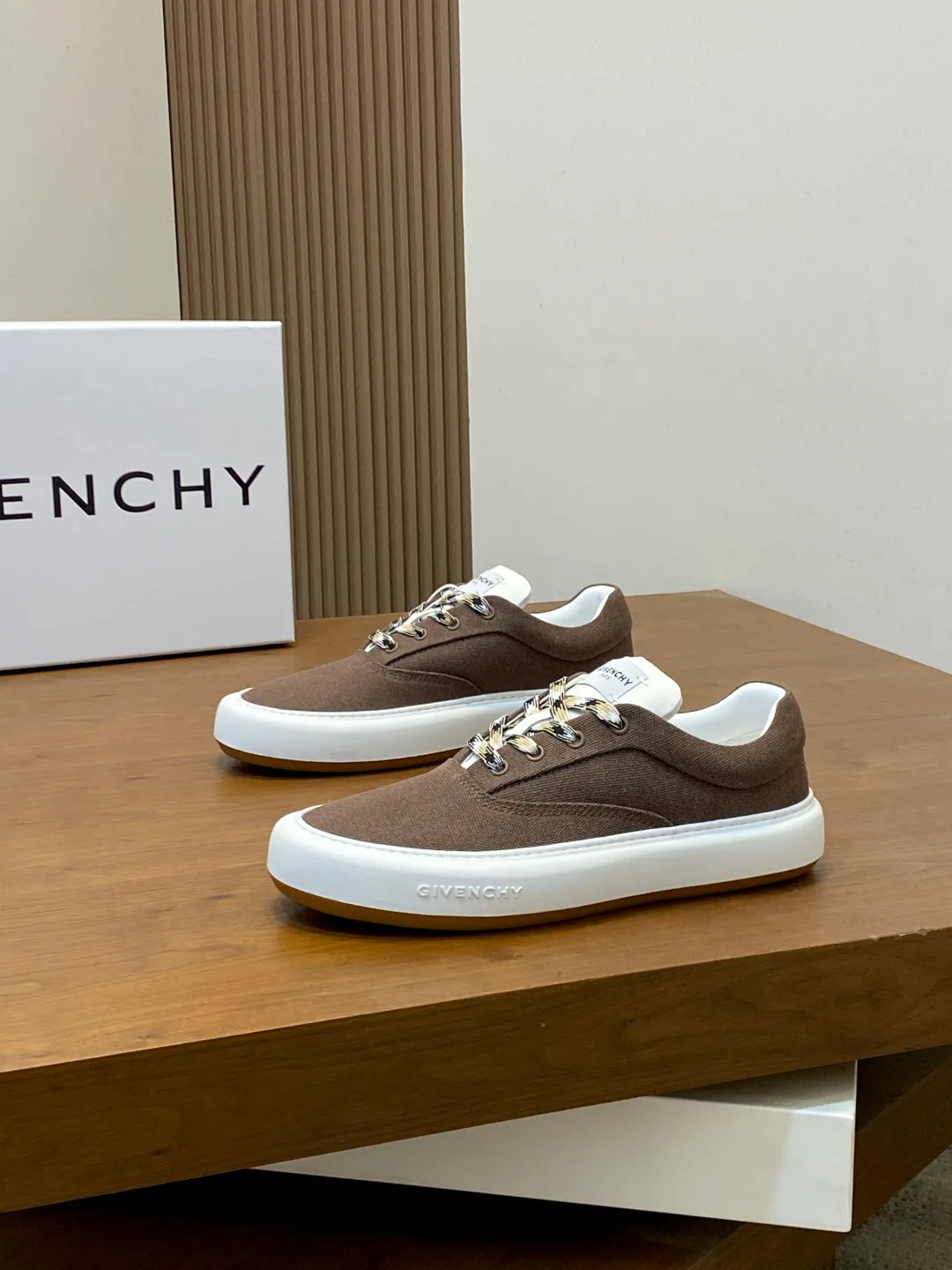 Men's Sneakers GIVENCHY 18449130