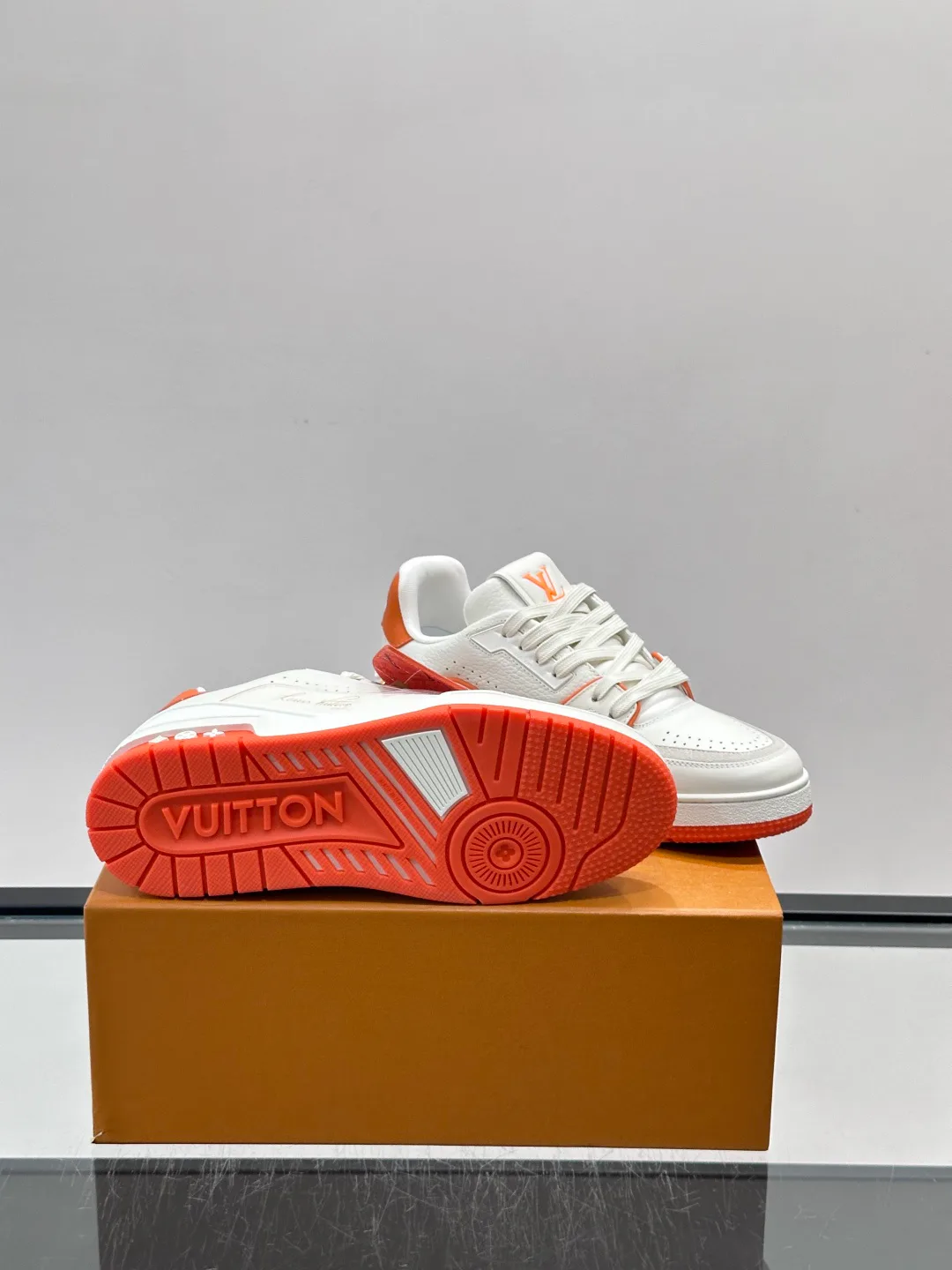 Men's Sneakers LOUIS VUITTON 17806087