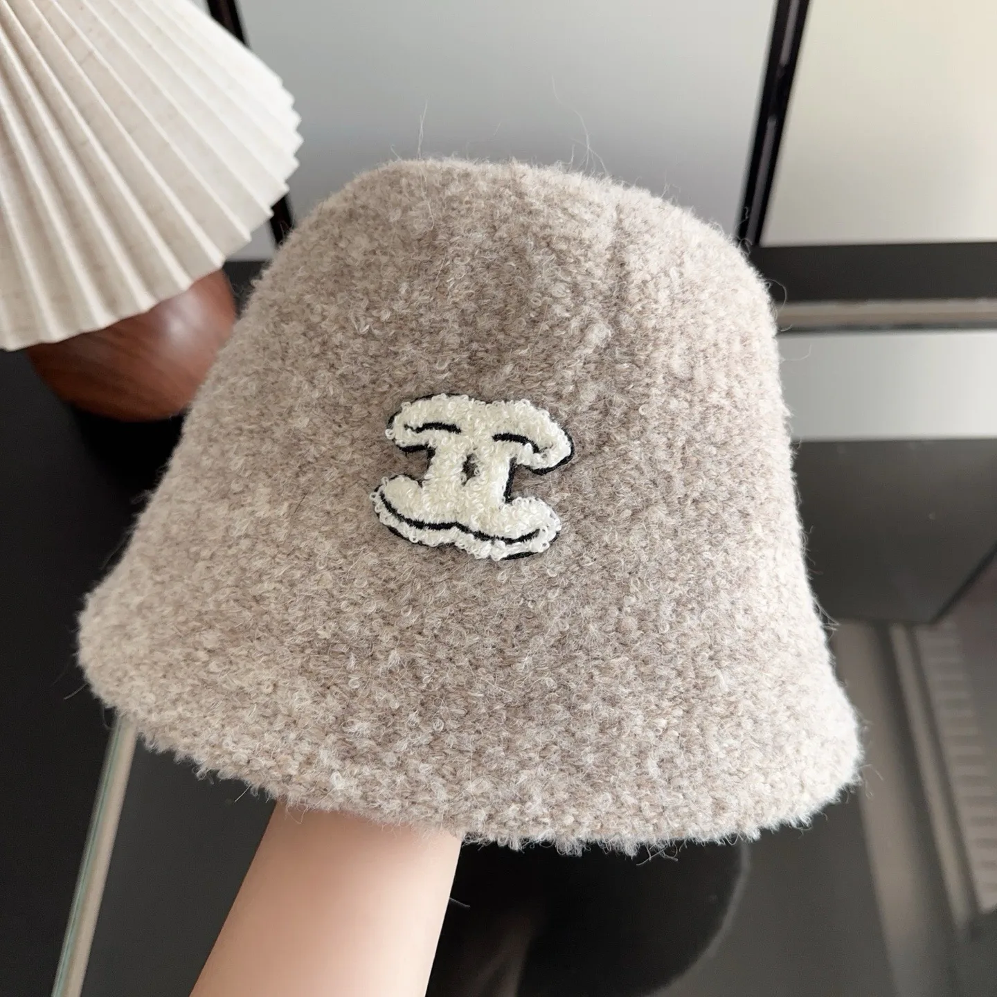 Hats CHANEL 18105168