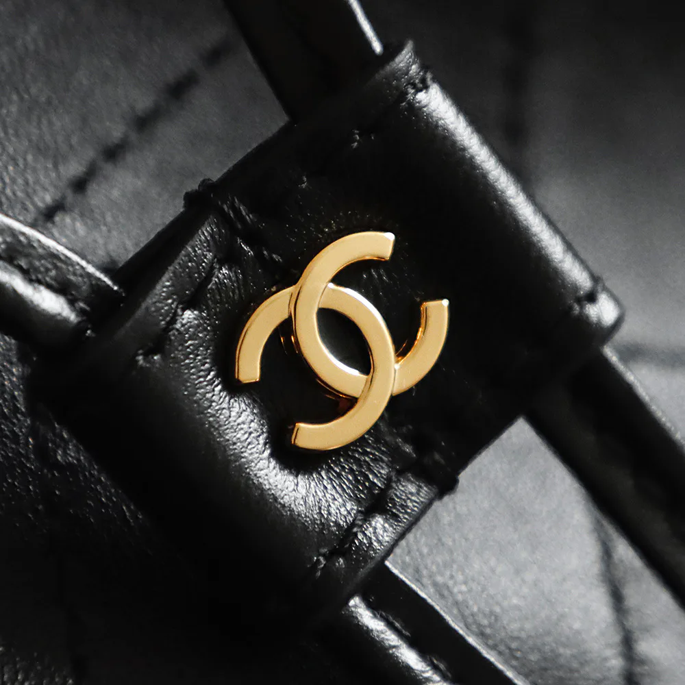 Women's Classic Handbags CHANEL 18147681