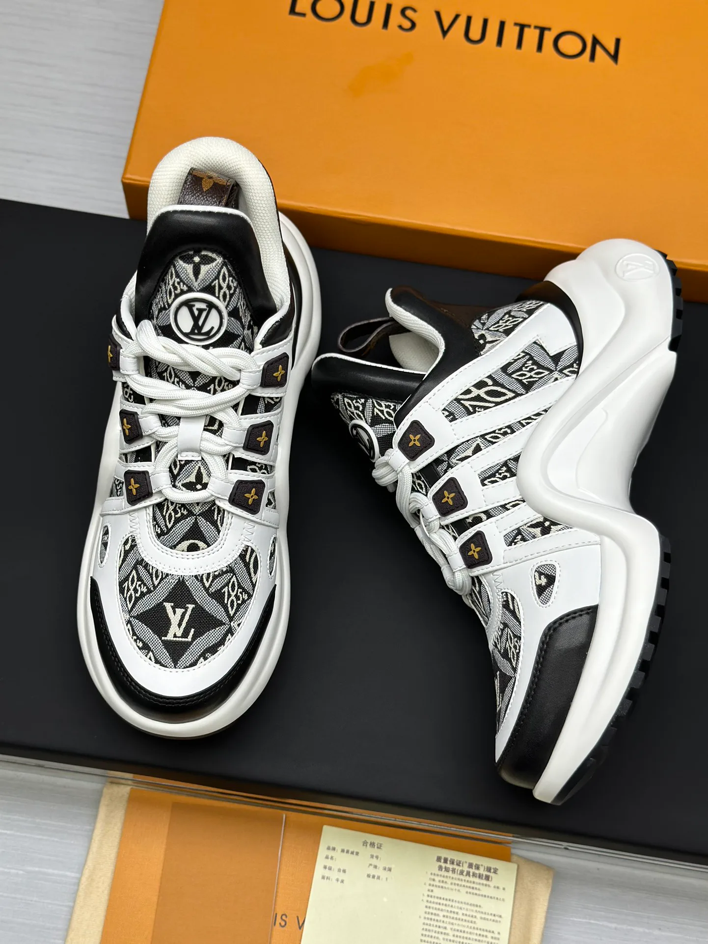 Women's Sneakers LOUIS VUITTON 18211995