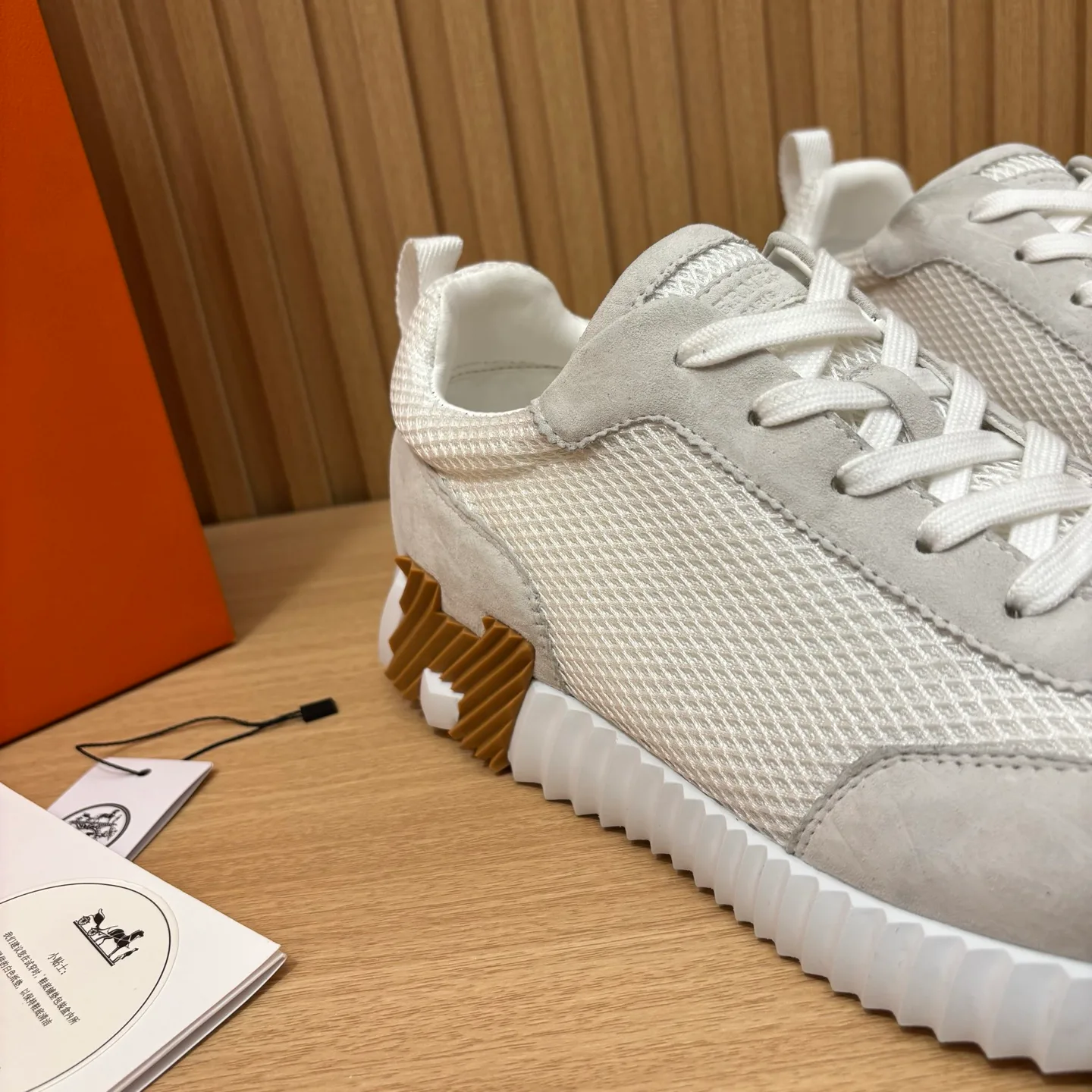 Women's Sneakers LOUIS VUITTON 18438921