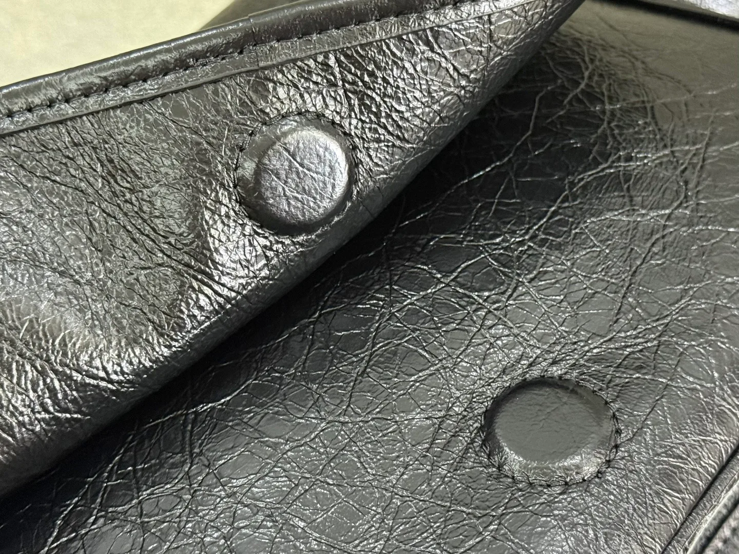 Классические Сумки Женские Balenciaga 18608625