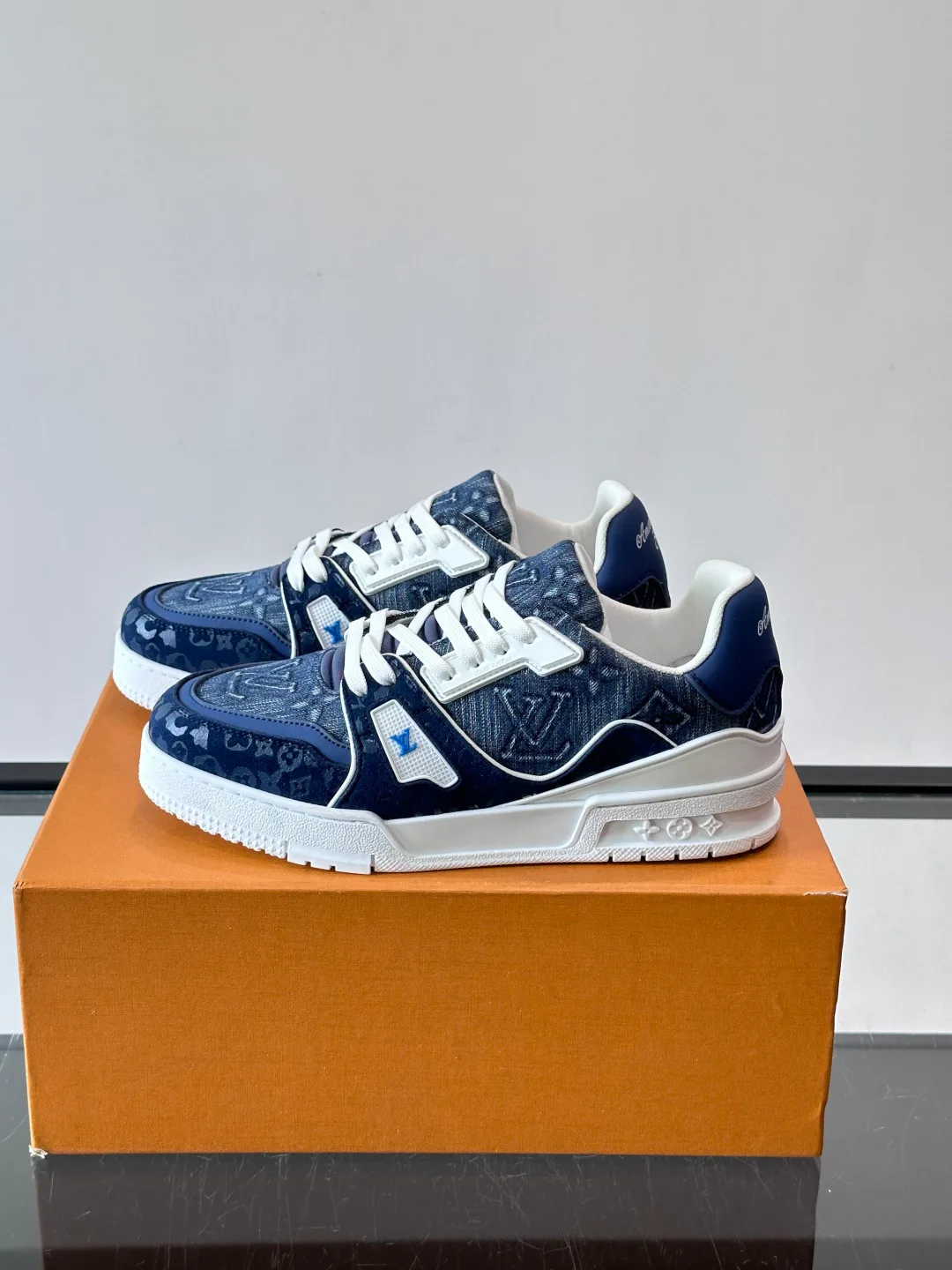 Men's Sneakers LOUIS VUITTON 17466867
