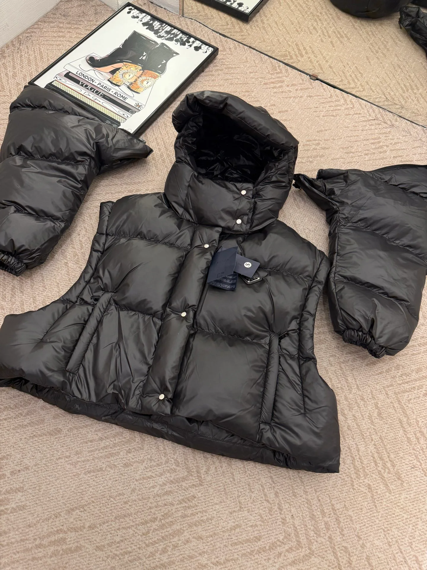Women's Jackets And Down Jackets PRADA 17910120